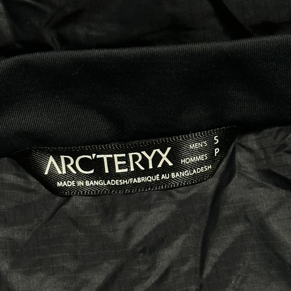 S 아크테릭스 블랙 나일론 점퍼 상품이미지4