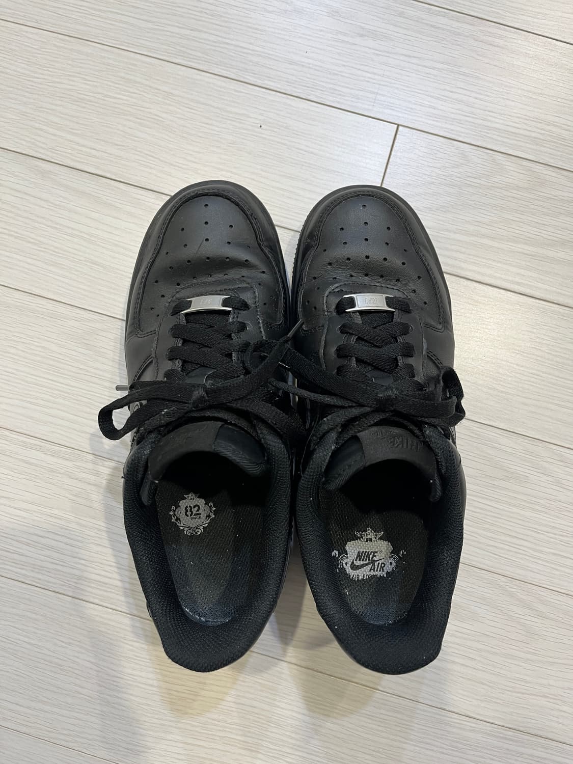 에어포스 1 블랙 250 상품이미지1