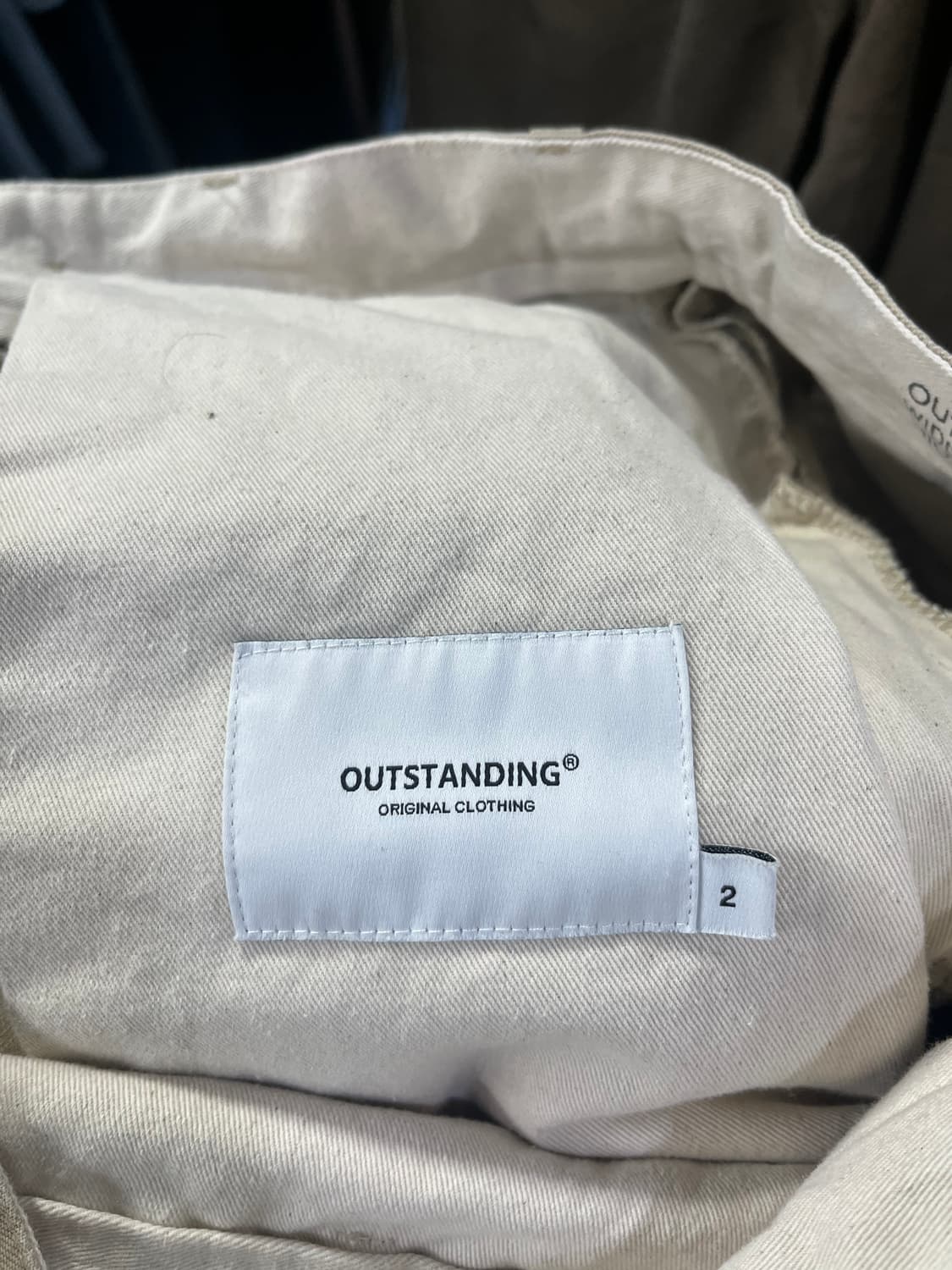 아웃스탠딩 와이드 투턱 치노 팬츠 베이지 2사이즈 (32) 상품이미지3