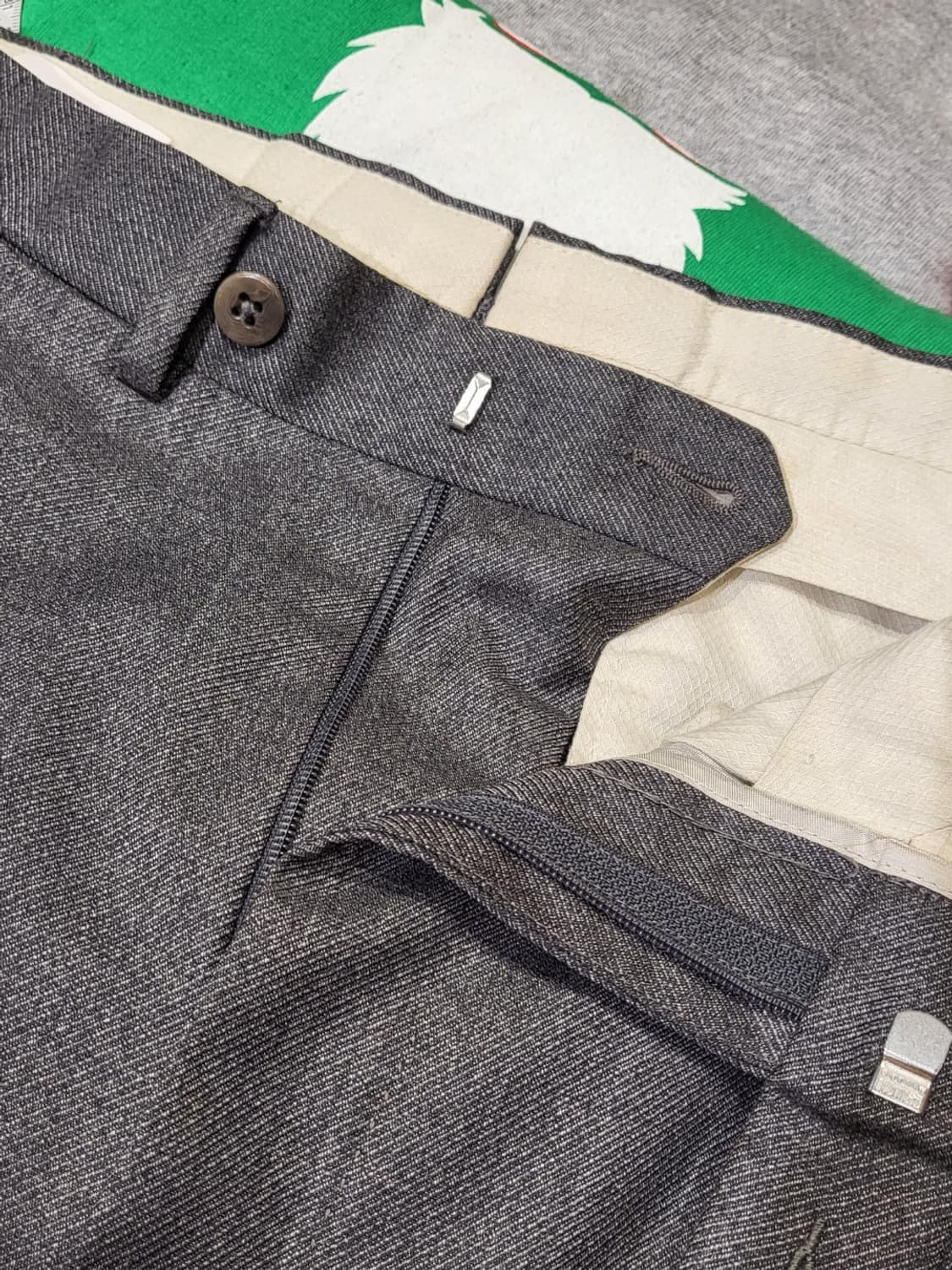 에르메네질도 제냐 울 패브릭 투 턱 트라우져 48R 상품이미지5