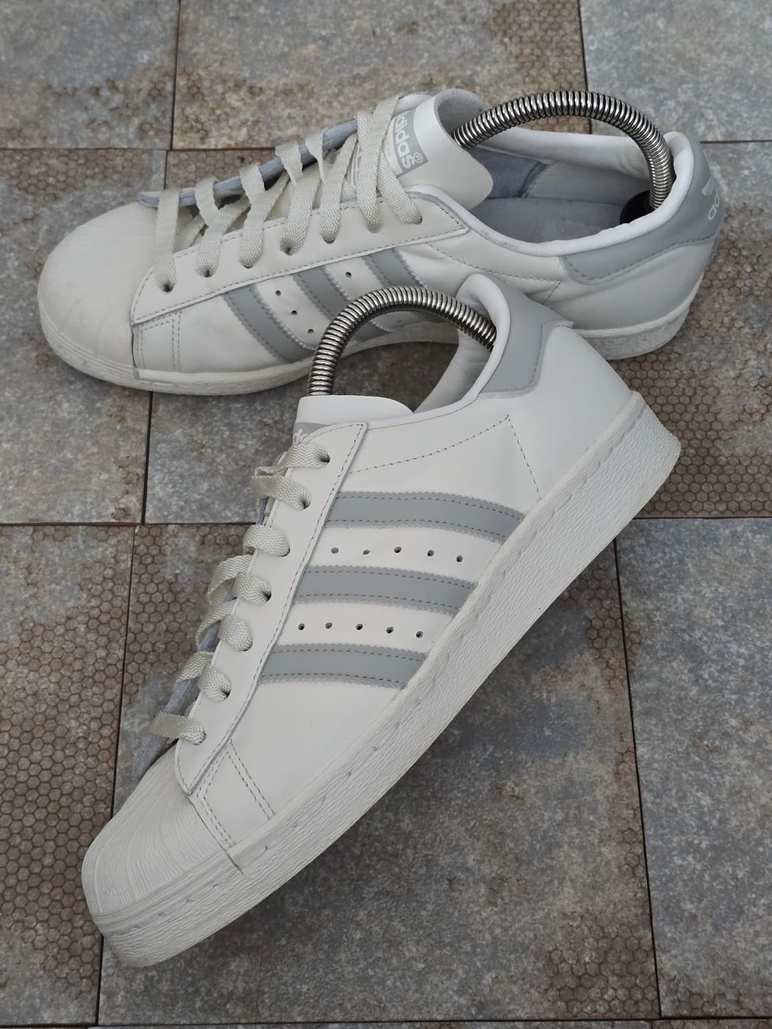 (270)아디다스 슈퍼스타 82 화이트 그레이 상품이미지3