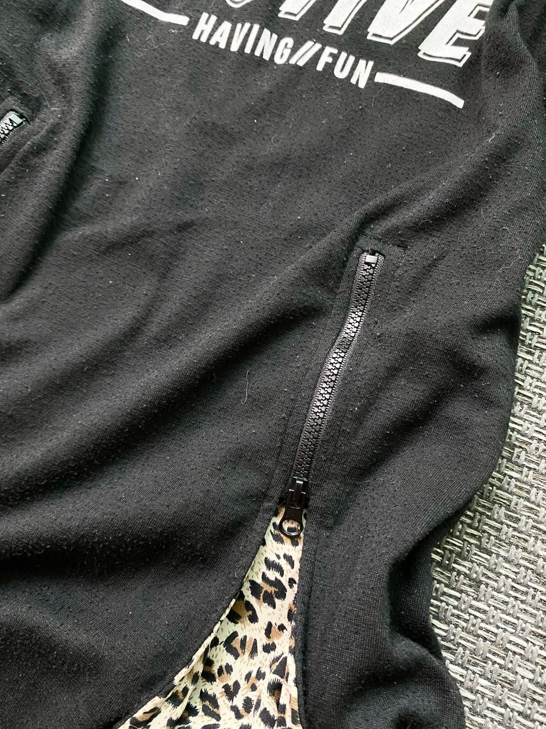 Y2K Zipper Detail leopard Tee 상품이미지4