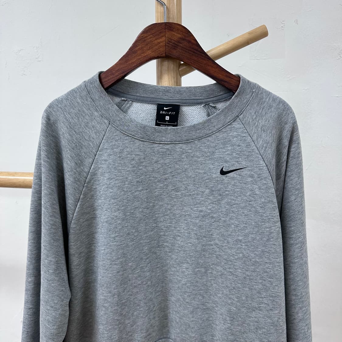 나이키 여성 드라이핏 절개 크롭 맨투맨 티셔츠 L사이즈 J23 상품이미지5