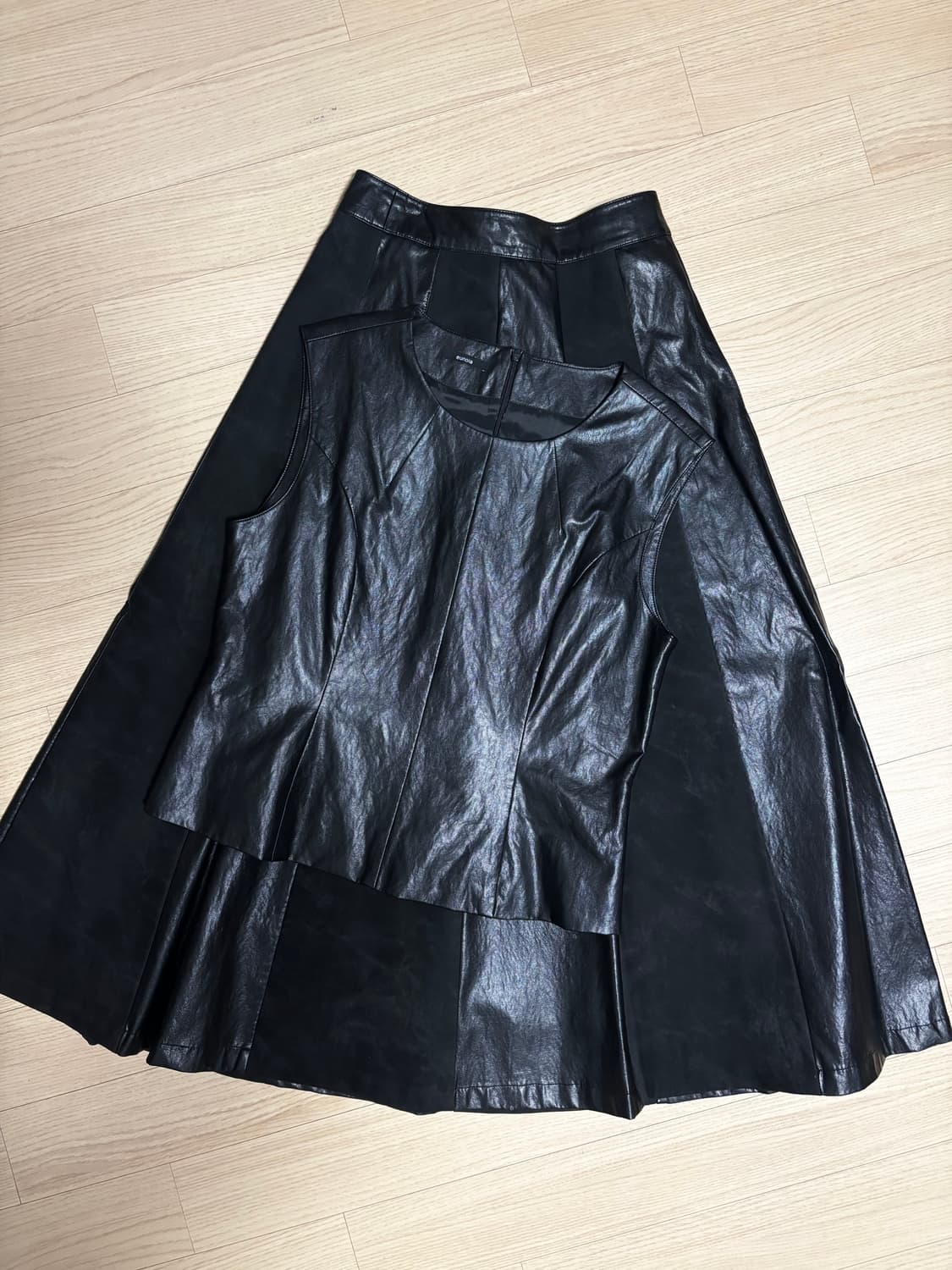 유노이아 레더 셋업 상품이미지3