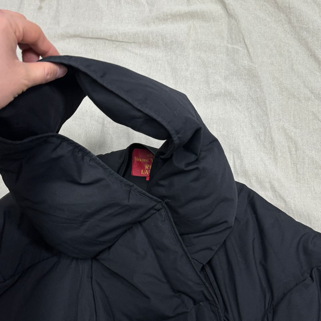 비비안웨스트우드 레드라벨 언발 김다울 패딩 2 상품이미지5