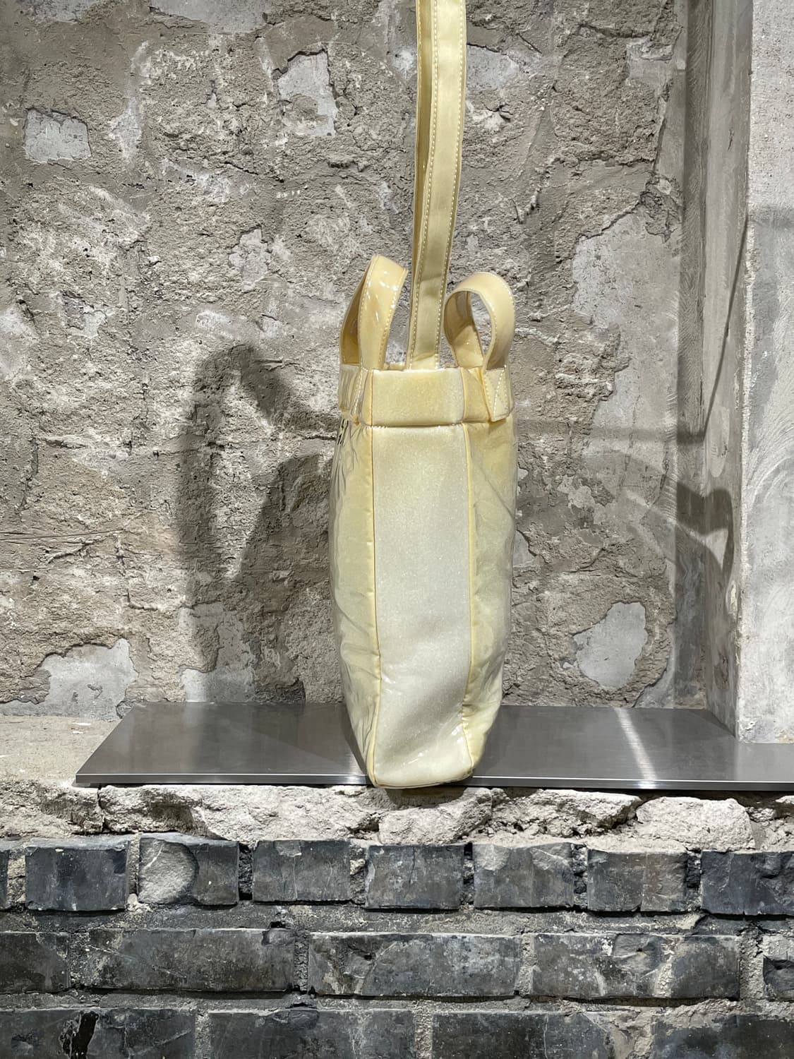 mm6 메종 마르지엘라 옐로우 pvc 토트 숄더백 상품이미지5