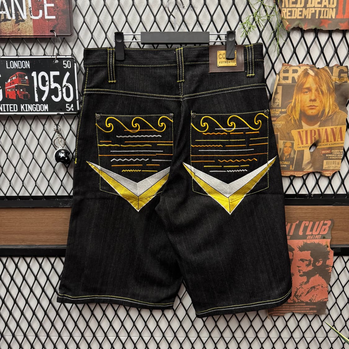 00s 쿠지 데드스탁 데님 반바지 전후면 자수 포인트 흑청 상품이미지1