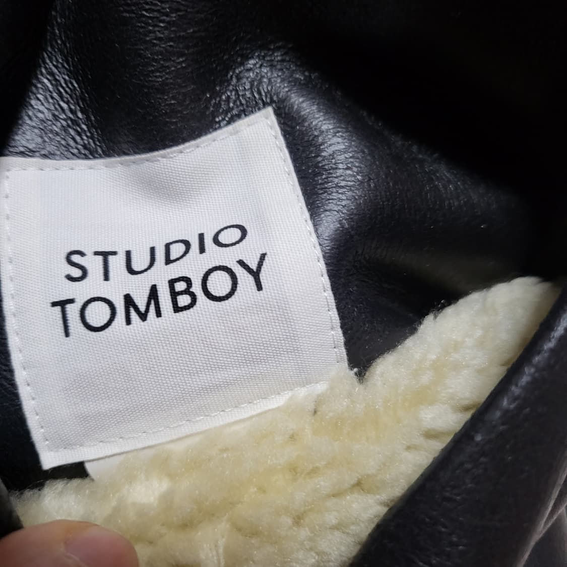 (85) studio tomboy 스튜디오톰보이 리버시블 무스탕 상품이미지9