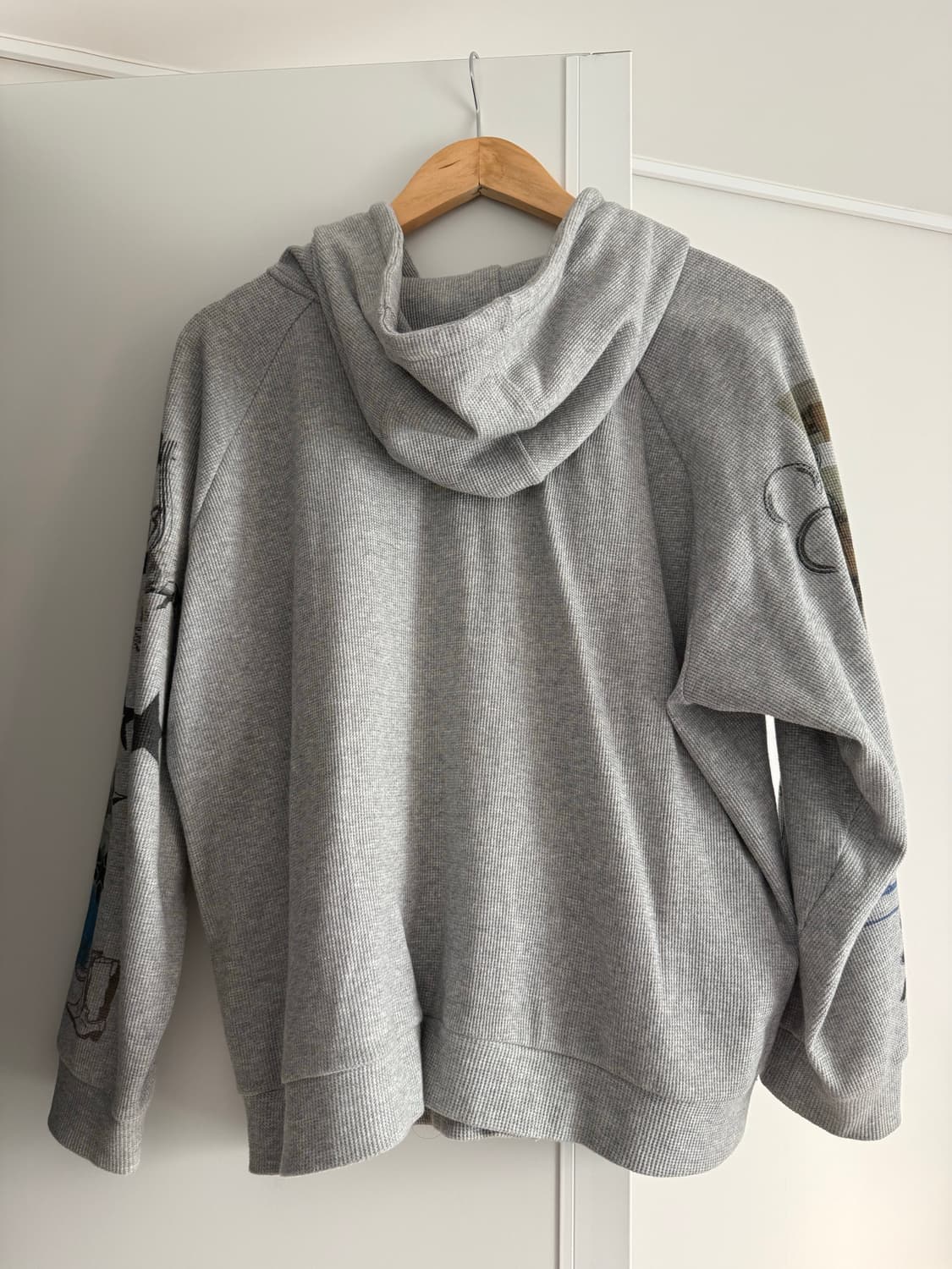 투머치택스 PRINTED WAFFLE ZIP-UP HOODIE GREY 상품이미지4