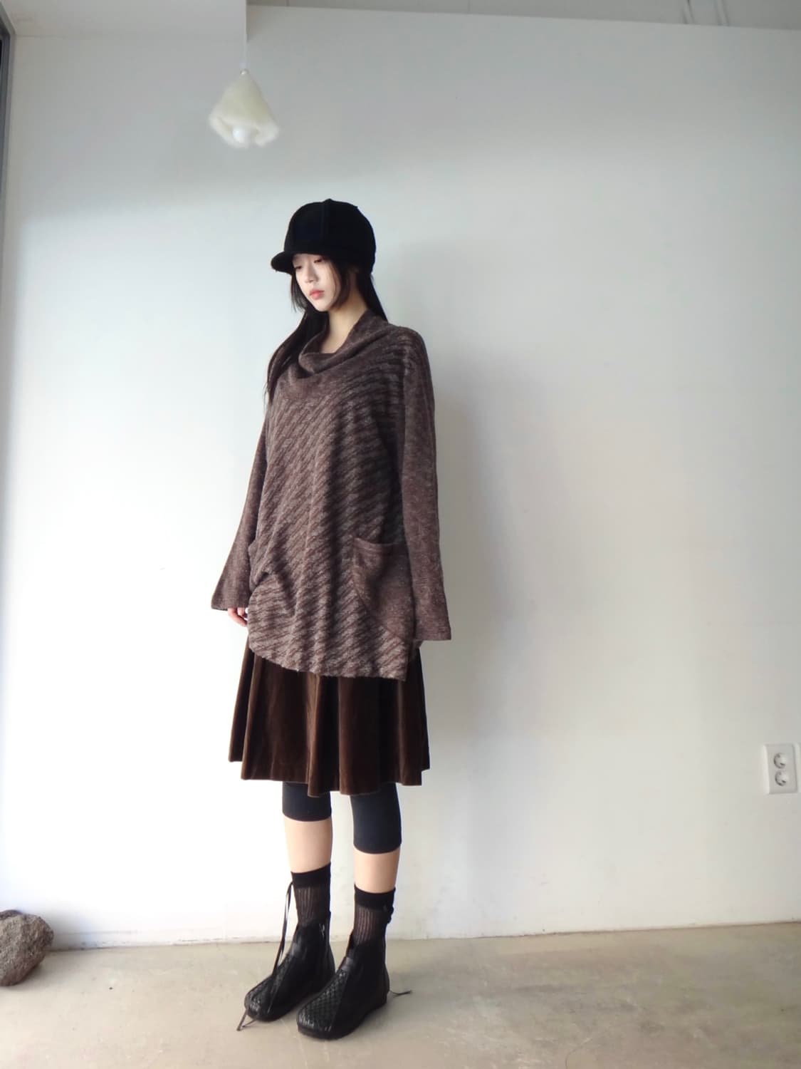 Velvet choco midi skirt / brown 상품이미지9