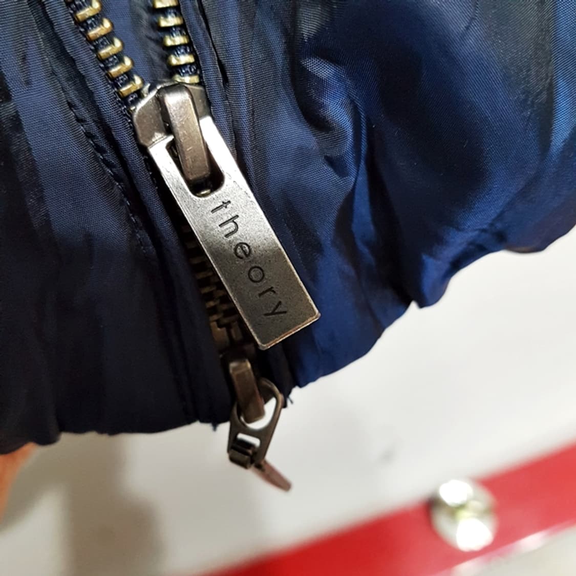 theory 띠어리 다운 롱 패딩 네이비 상품이미지3