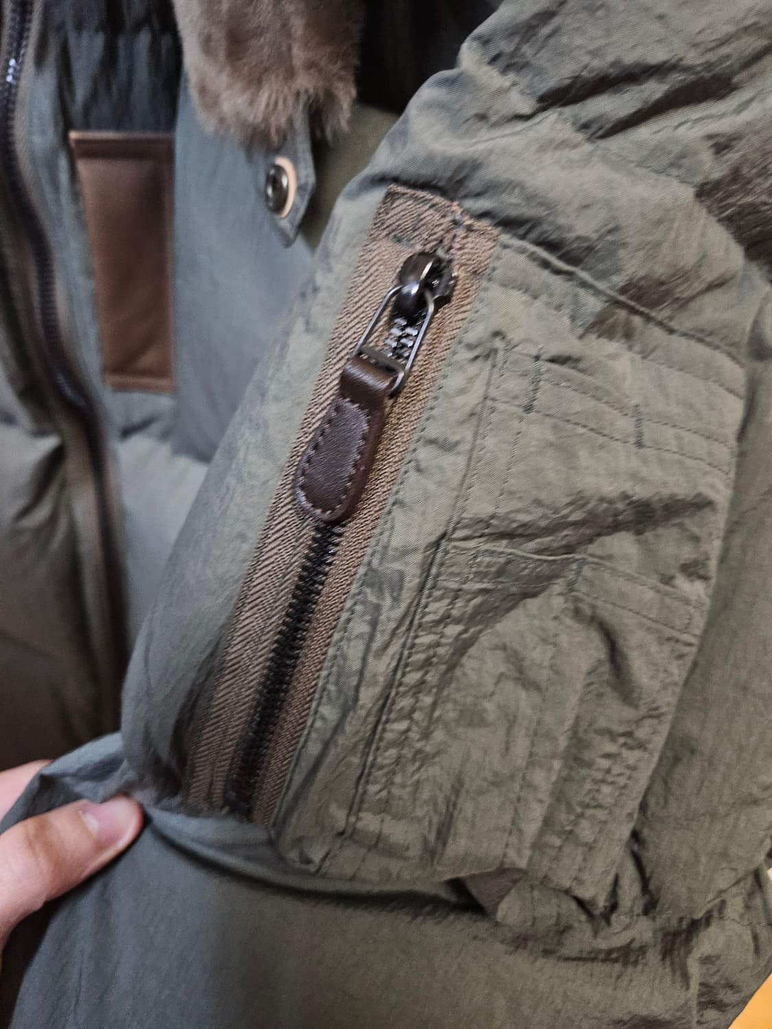 L 100) 이스트로그 B-15 플라이트 봄버 다운 점퍼 무스탕 패딩 상품이미지5