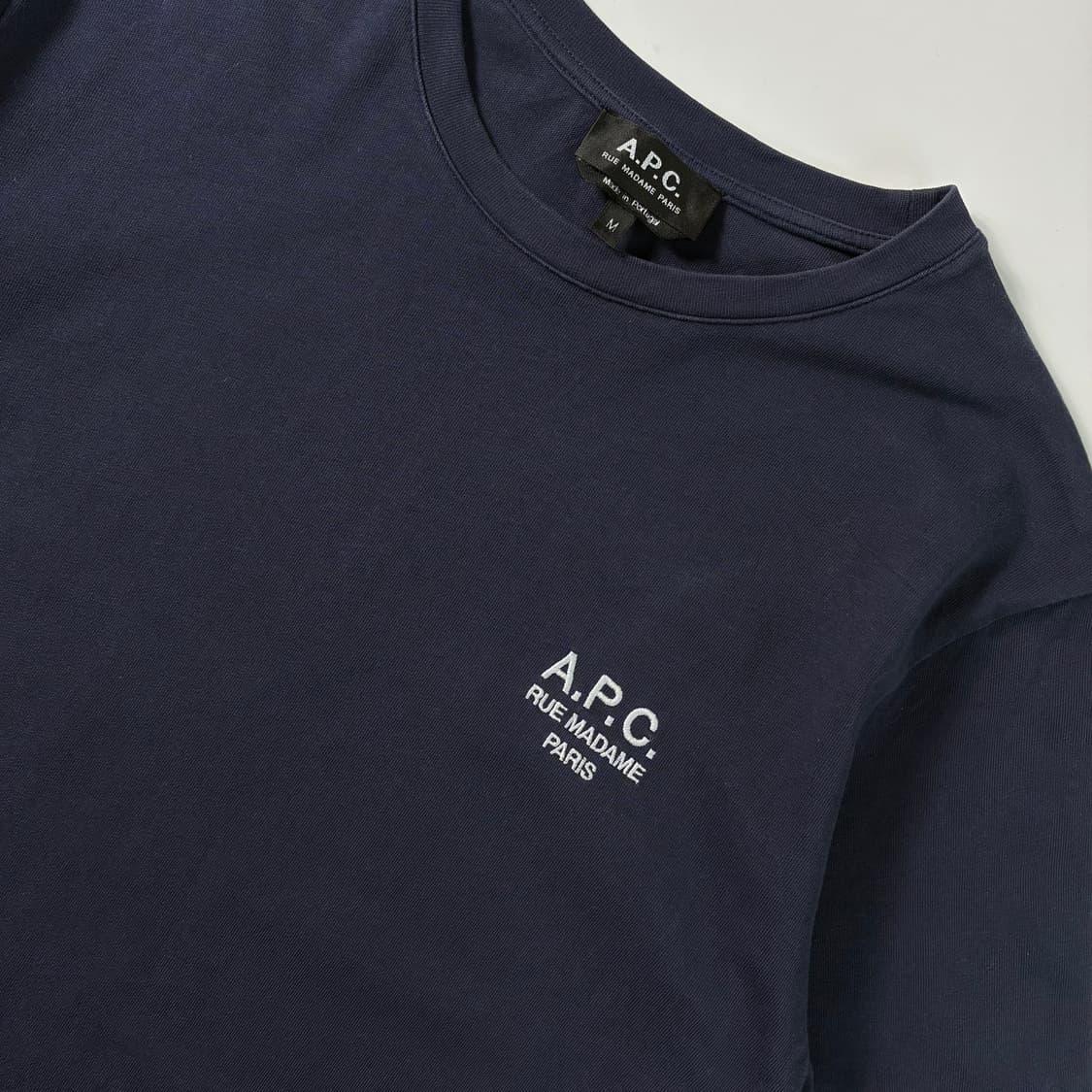 A.P.C  아페쎄 루 마담 네이비 반팔티셔츠  상품이미지2
