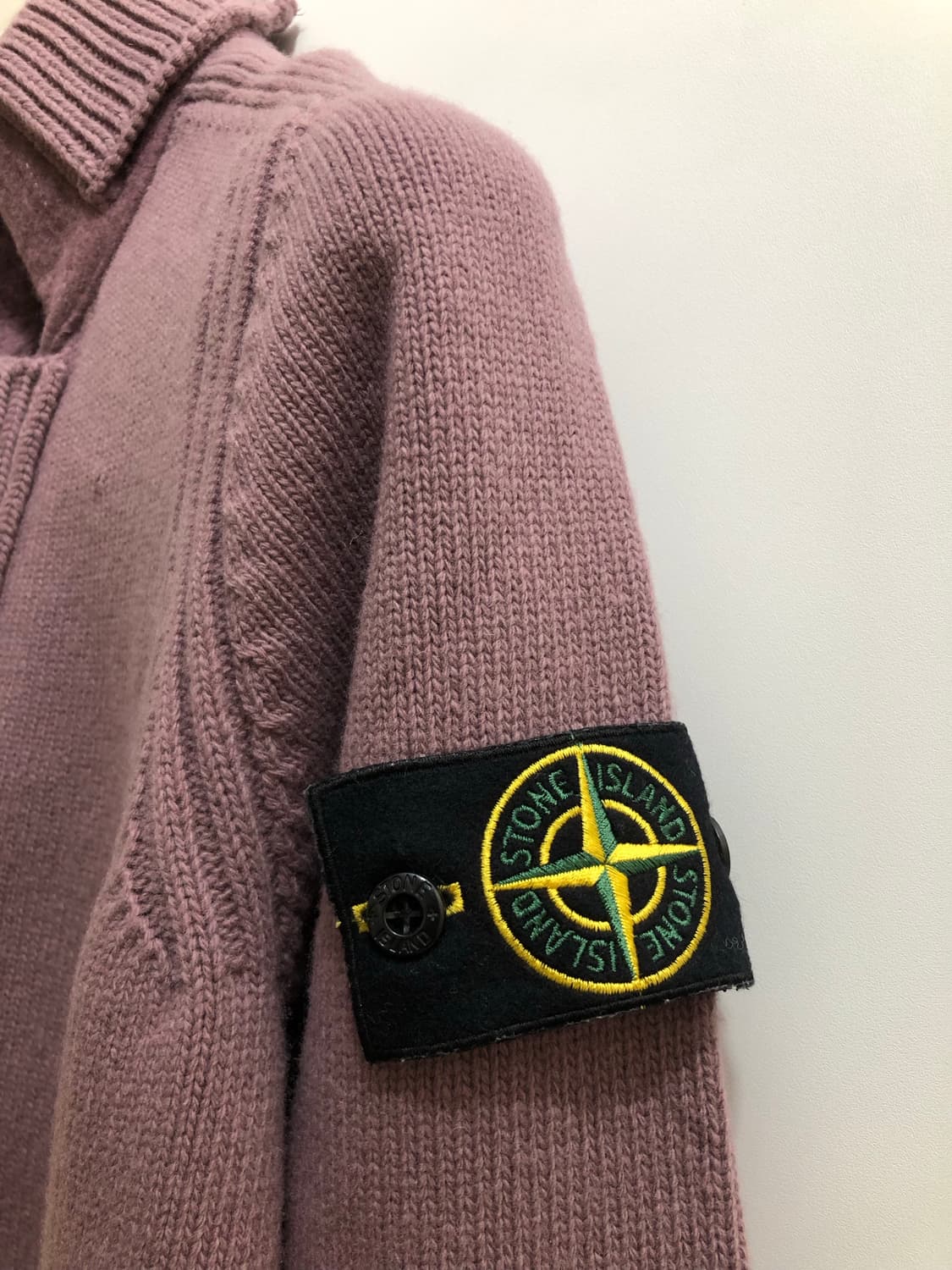 [S] 스톤아일랜드 와펜 집업 니트 가디건 핑크 상품이미지3
