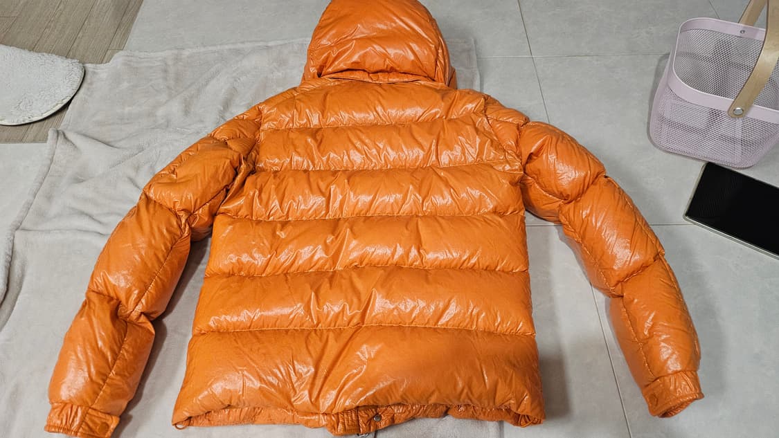 [4] 몽클레어 마야70 오렌지 컬러 패딩 상품이미지8
