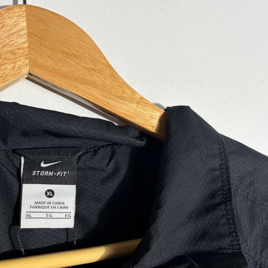 나이키 블랙 레드 로고 바람막이 자켓 상품이미지5