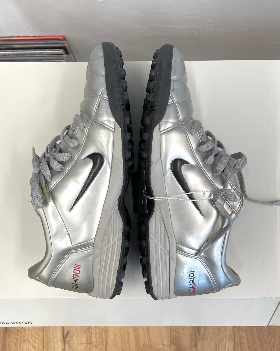 [280] 2004 나이키 토탈 90 메탈릭 실버 풋볼 스니커즈 상품이미지3