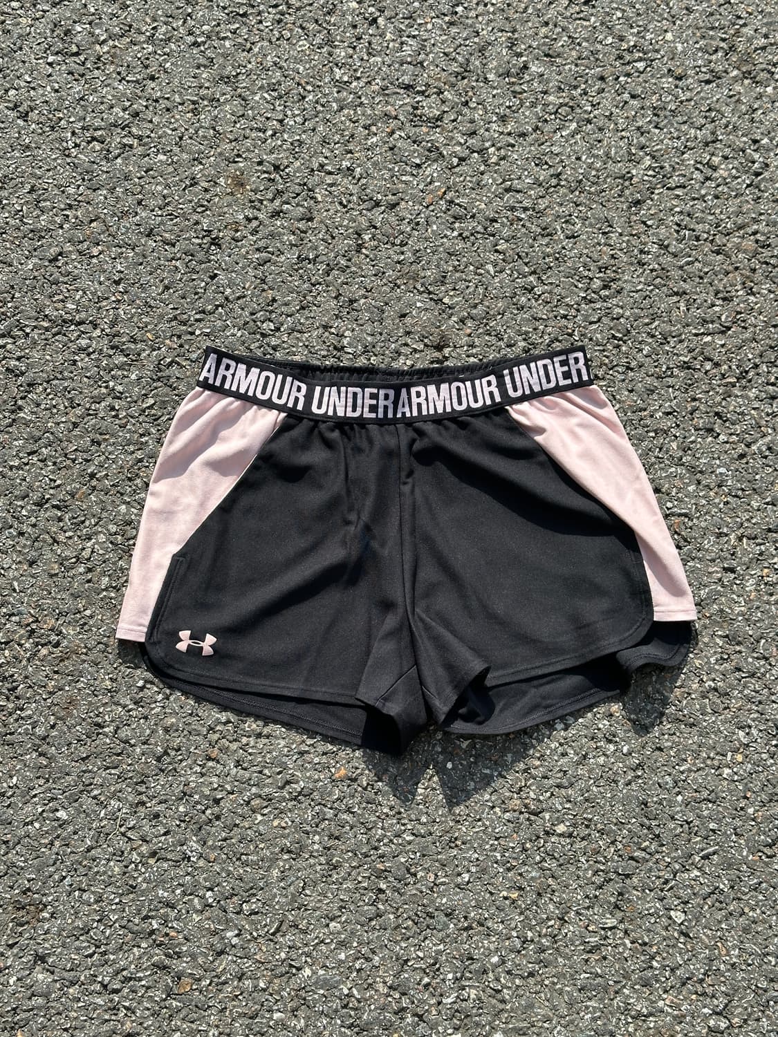 [M] 언더아머 여성 핑크블랙 러닝 쇼츠 반바지 상품이미지1