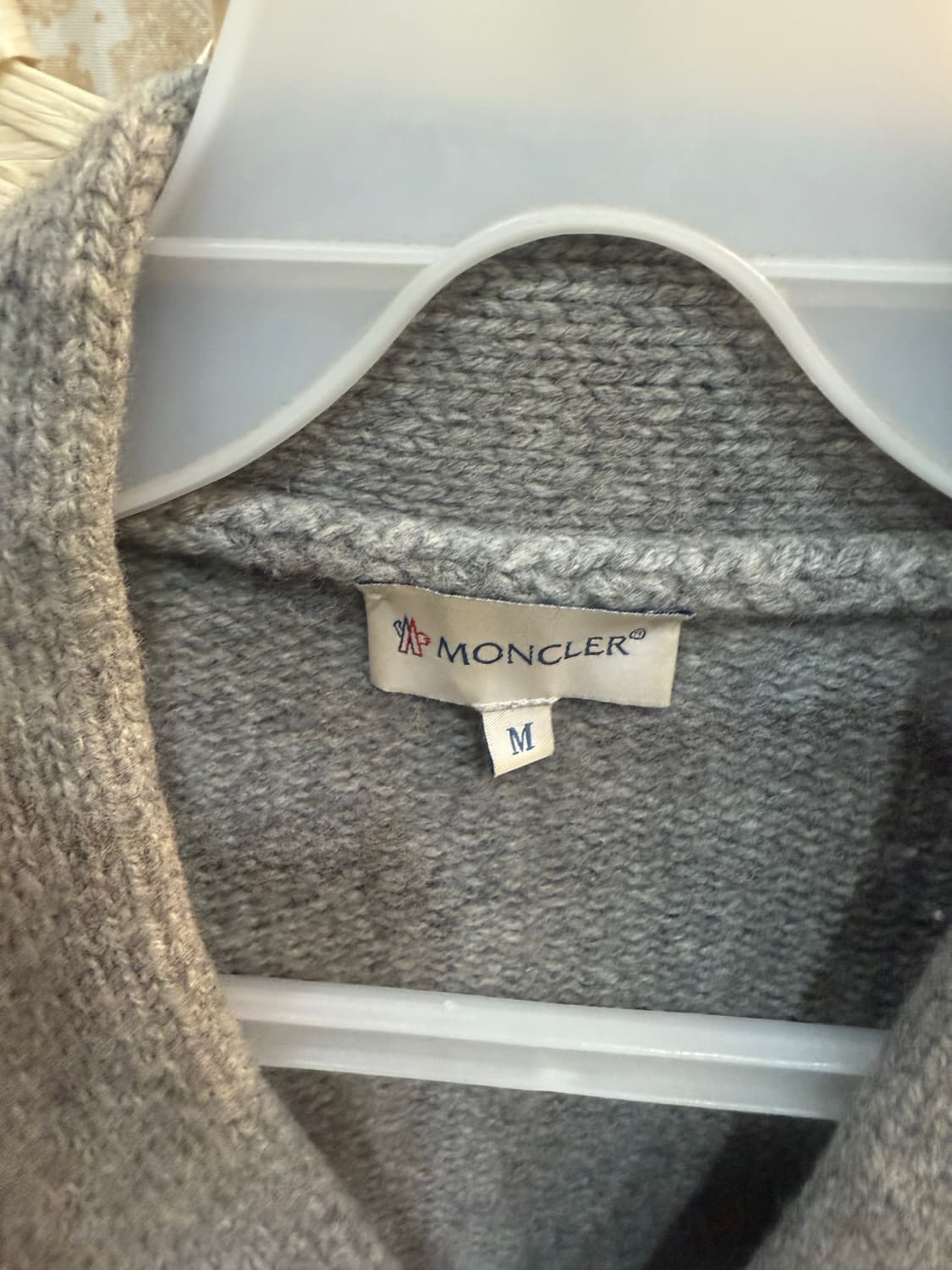 95 정품 몽클레어 가디건 팝니다 상품이미지2