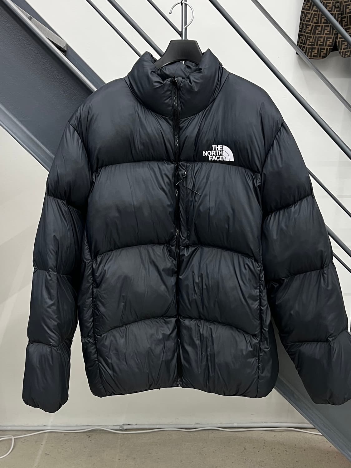 노스페이스 블랙 버몬트 온볼 패딩 상품이미지1