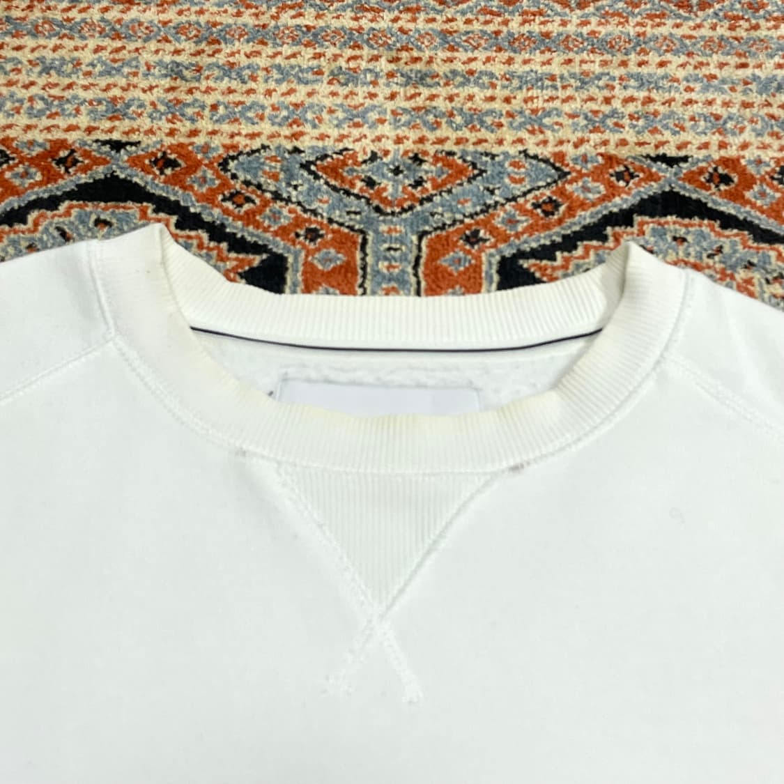 캘빈클라인 화이트 기모 맨투맨 티셔츠 남성L 상품이미지4