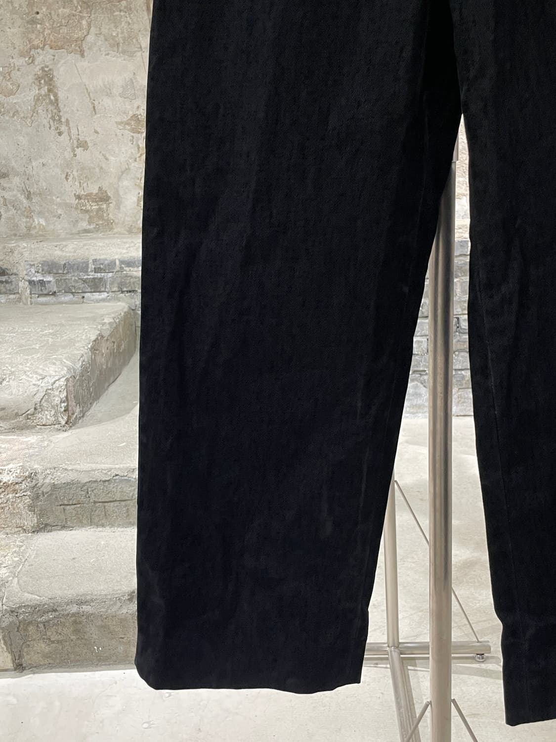 해칭룸 블랙 레귤러 벨벳 데님 팬츠 상품이미지4