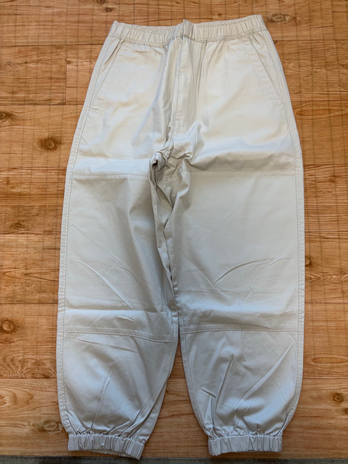 유니클로 U 와이드핏 조거팬츠 팝니다. 상품이미지1