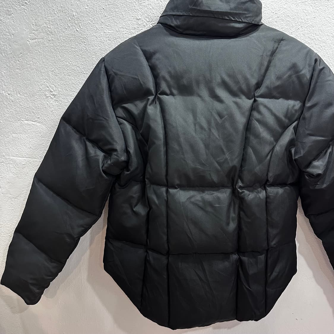 DKNY 블랙 덕다운 숏 푸퍼 패딩M 상품이미지6