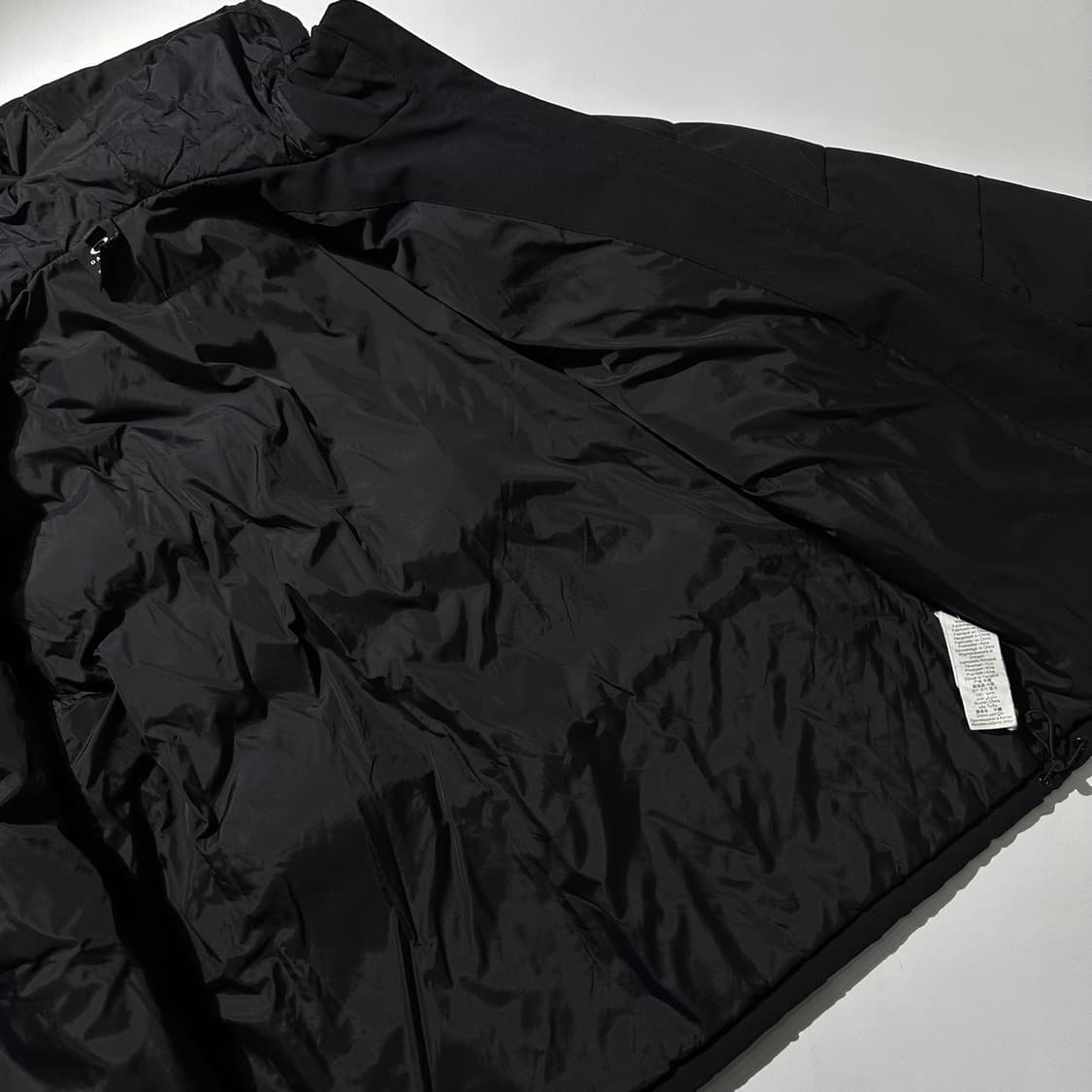 오클리 체스트 로고 푸퍼 패딩 블랙 상품이미지8