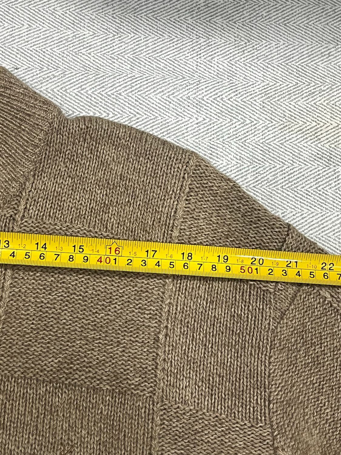 입생로랑 울 100% 자수로고 버튼 니트 L 상품이미지7