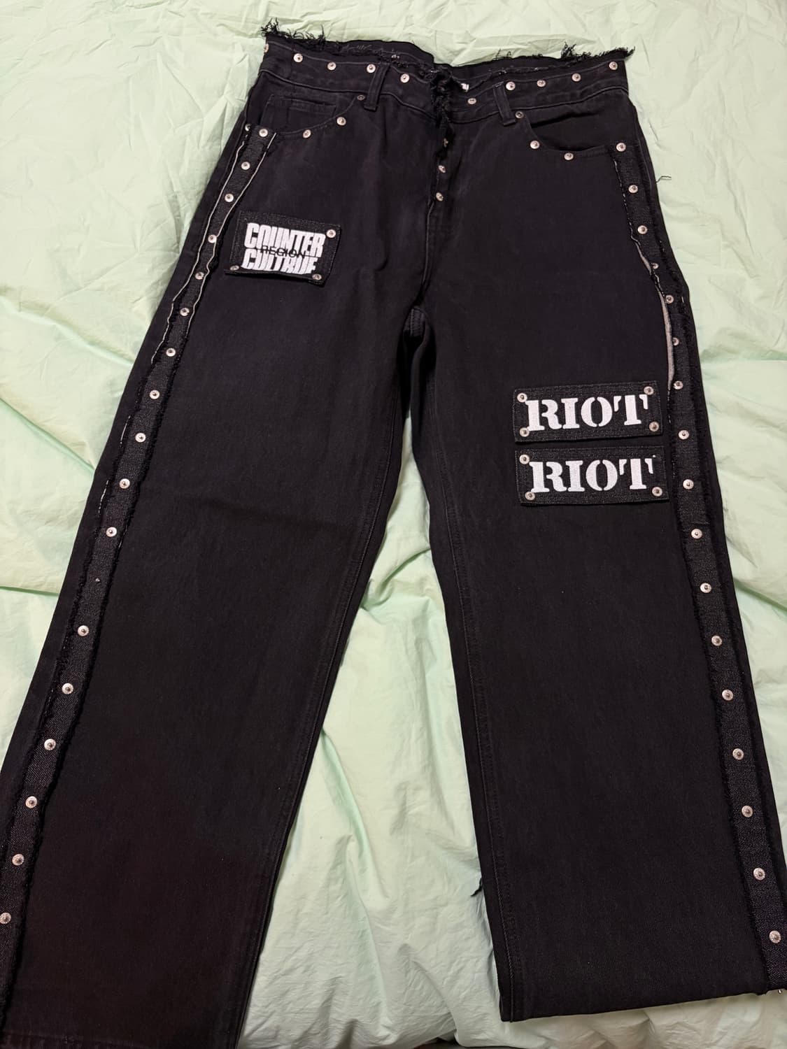 블랙 스터드 데님 팬츠 상품이미지2