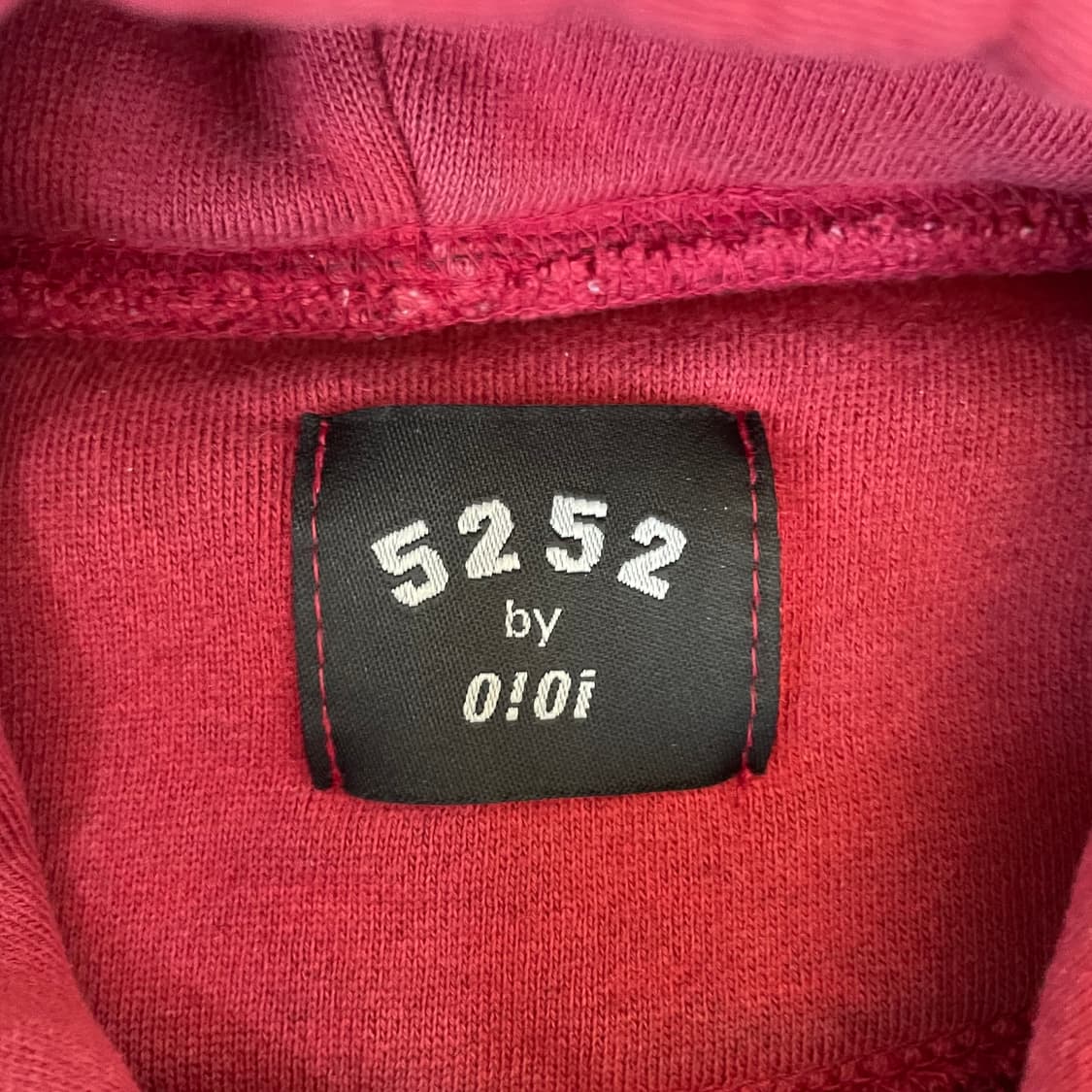 오아이오아이 버건디레드 로고포인트 약기모 후드티 상품이미지7