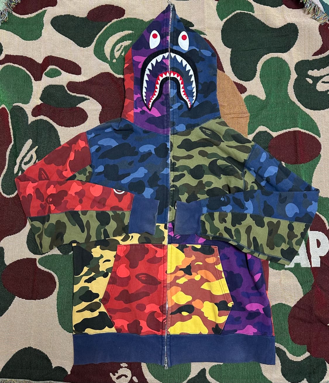 [ 2XL ] 베이프 샤크 멀티 후드집업 (희귀매물) 상품이미지1