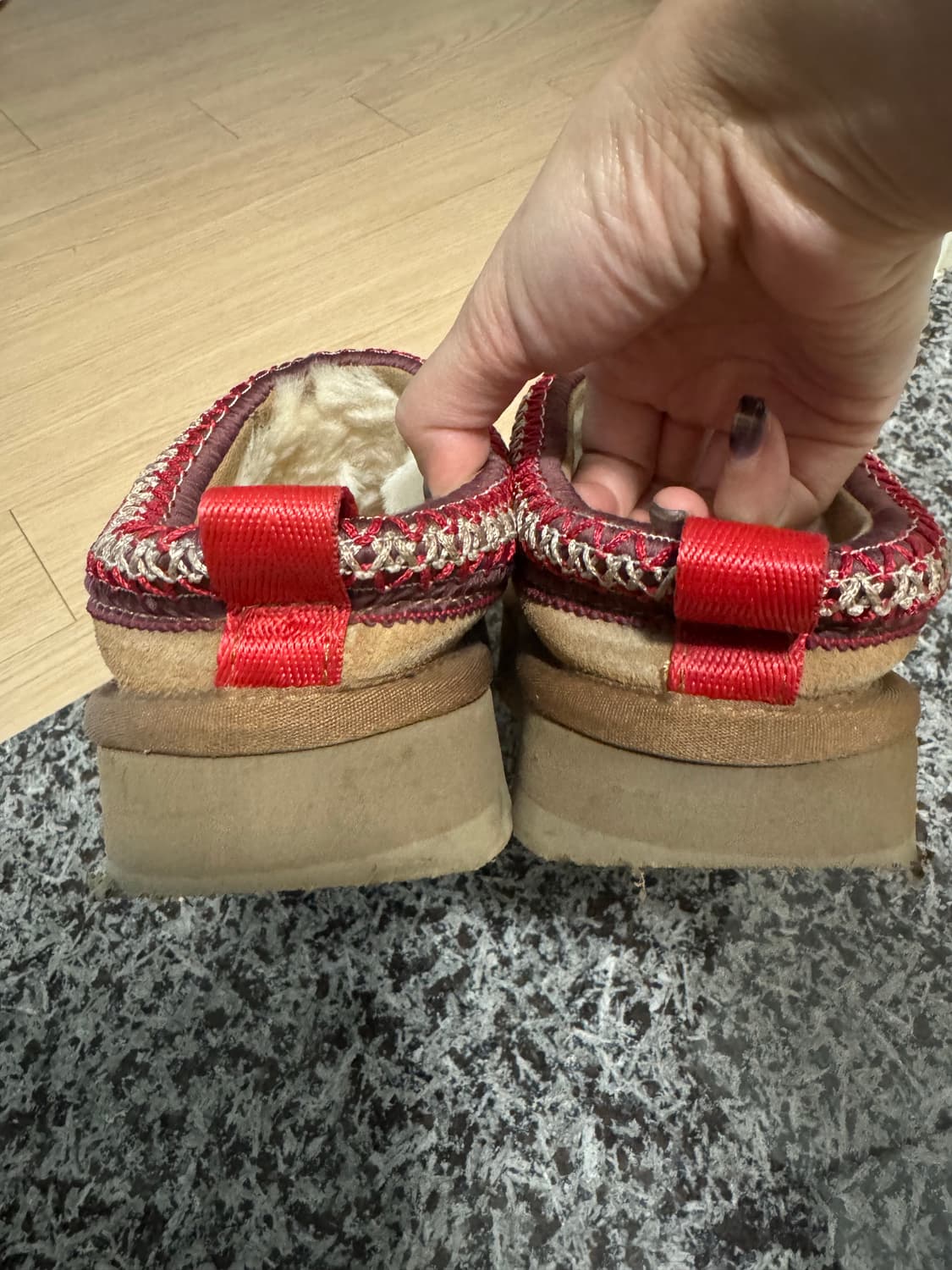 어그 타스만 플랫폼 250 상품이미지6