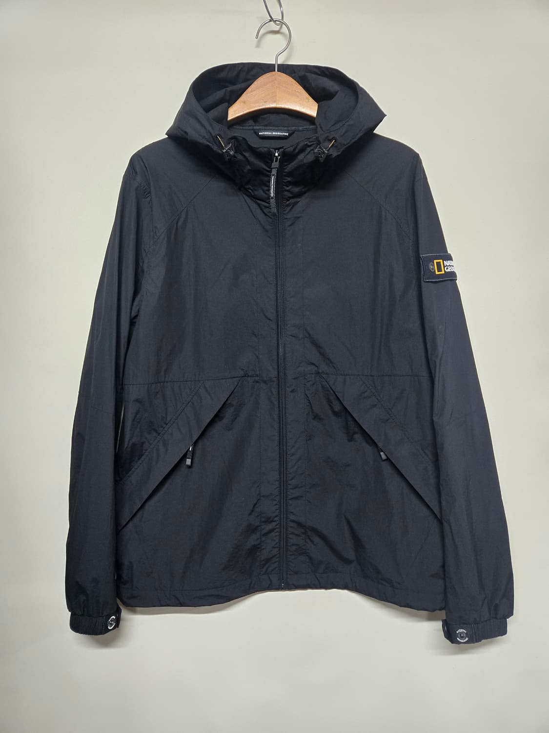 내셔널지오그래픽 블랙 후드 얇은 바람막이XL 상품이미지1