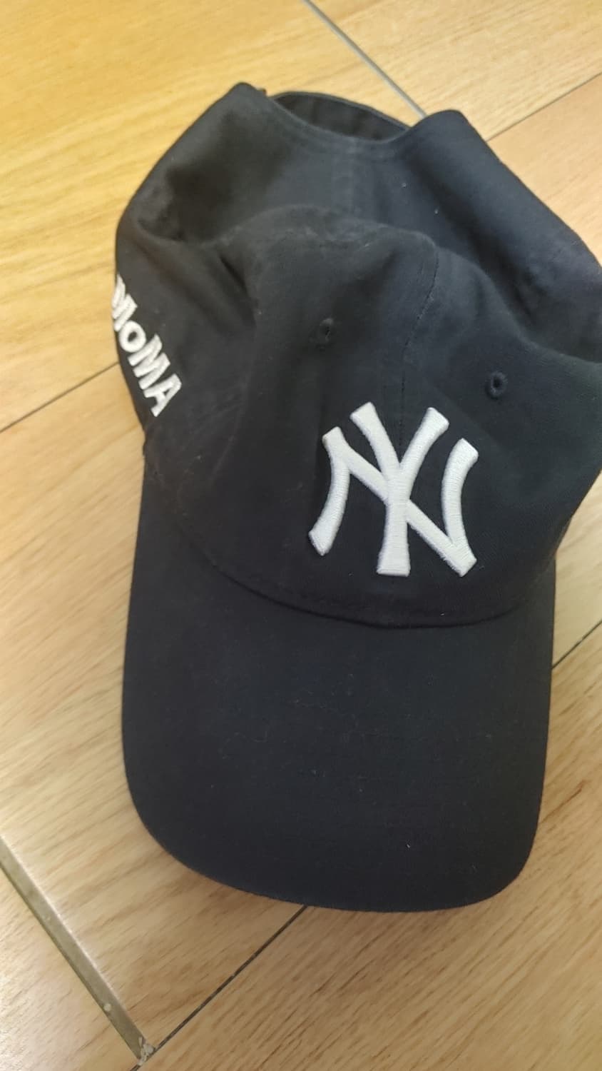 뉴에라 MOMA 볼캡 상품이미지1