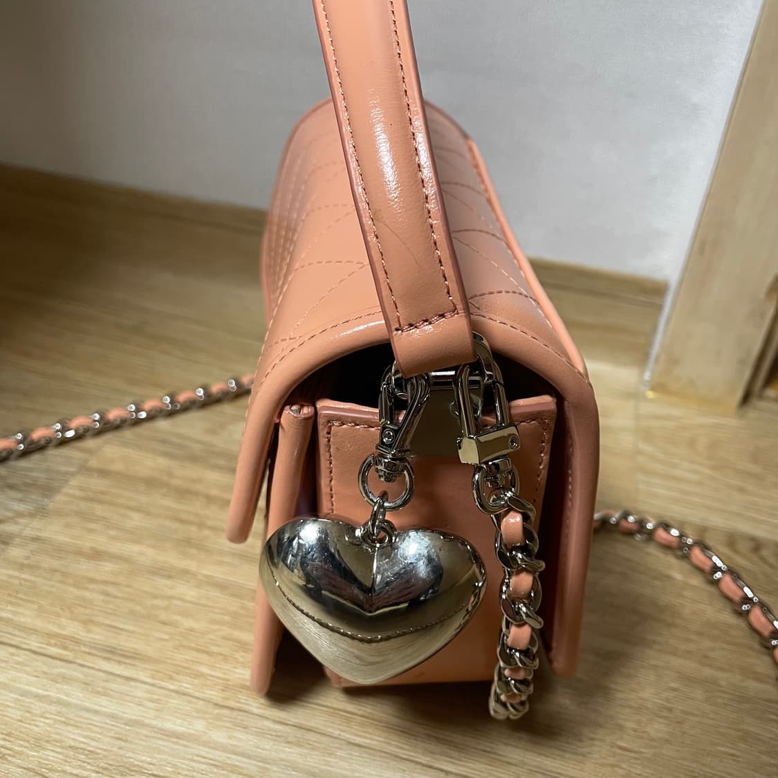 MYEYEKO 마이아이코 카메라백 소피아백 글로시코랄 체인백 카디널레드  상품이미지7