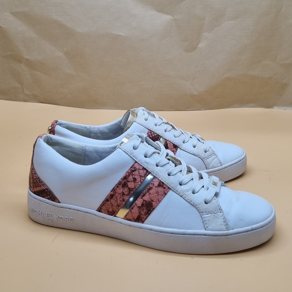 코치 여성가죽 스니커즈6m 230 상품이미지1