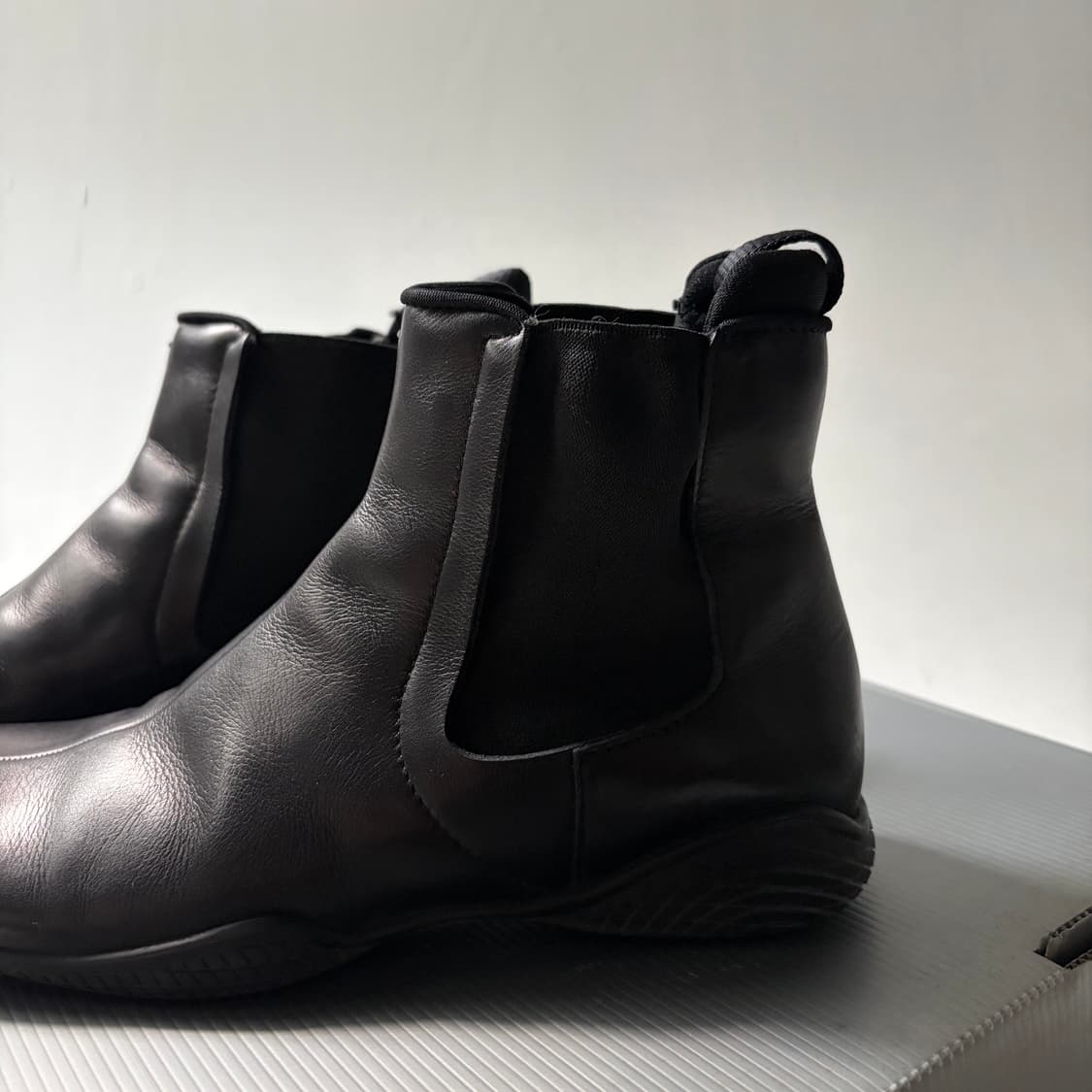 Minimal Leather Chelsea Boots 상품이미지4