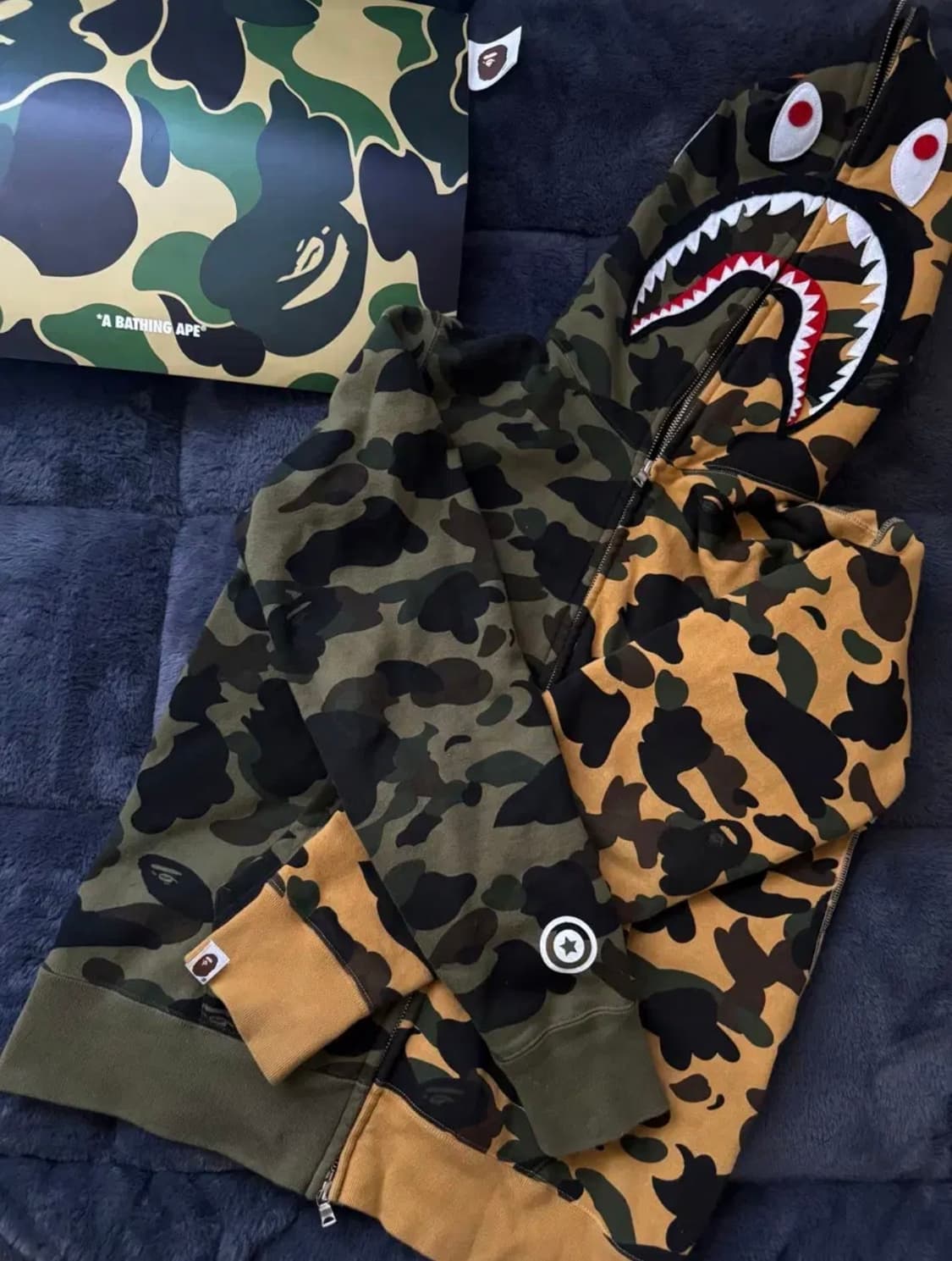 베이프 퍼스트 카모 세퍼레이트 샤크 풀 집 후드 옐로우 상품이미지1