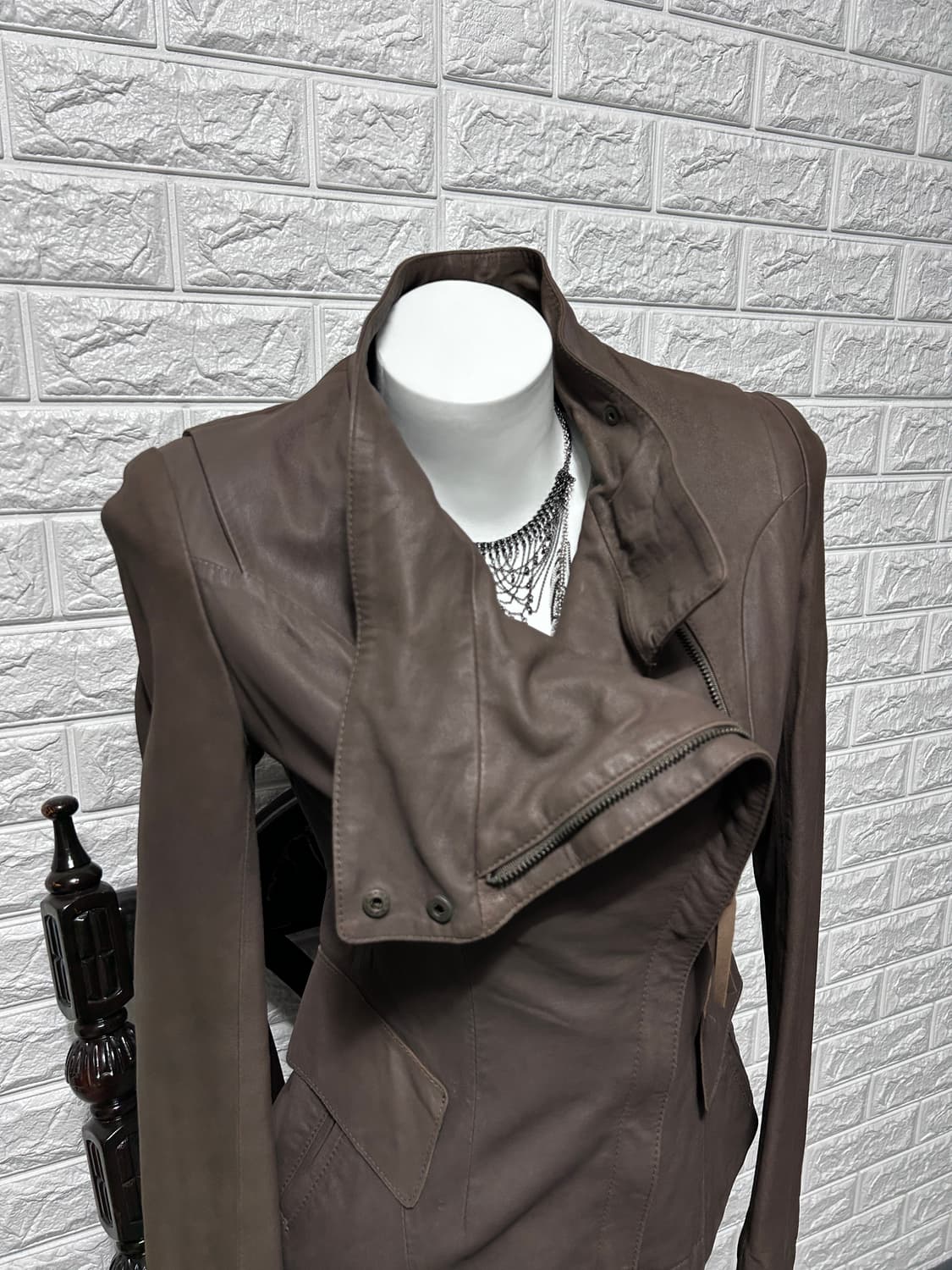 하이넥 드레이프 레더 패널 자켓 상품이미지3