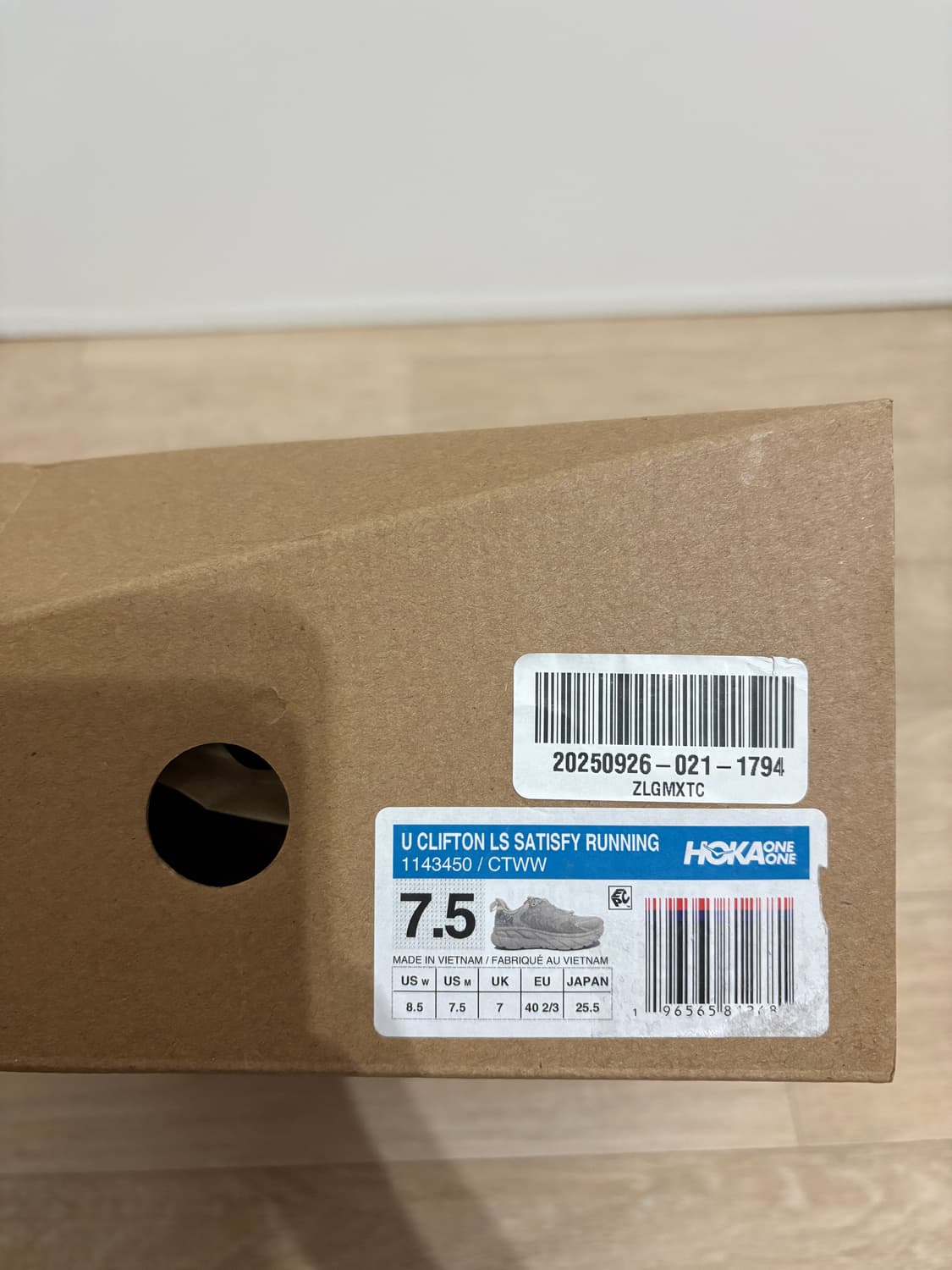 호카 세티스파이 / 클리프톤 LS 셀라돈 틴트 위스퍼 화이트 / 255 상품이미지9