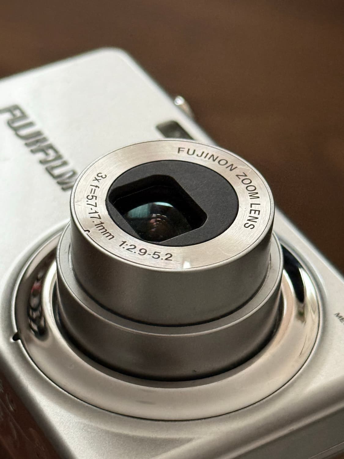 후지필름 FinePix J30 실버 | 르세라핌 채원·레드벨벳 슬기 디카 상품이미지3