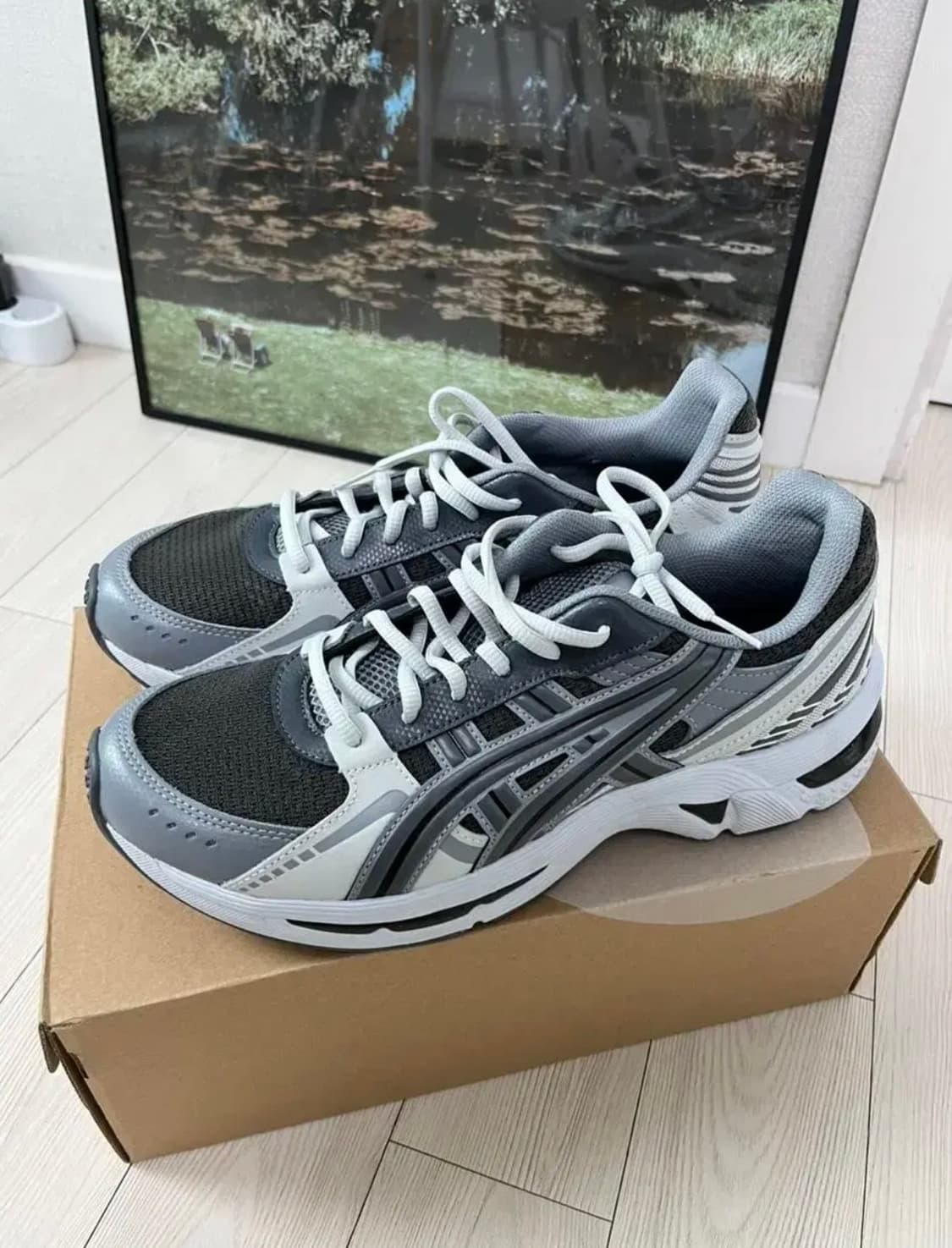 아식스 젤키리오스 블랙캐리어그레이 280 상품이미지2