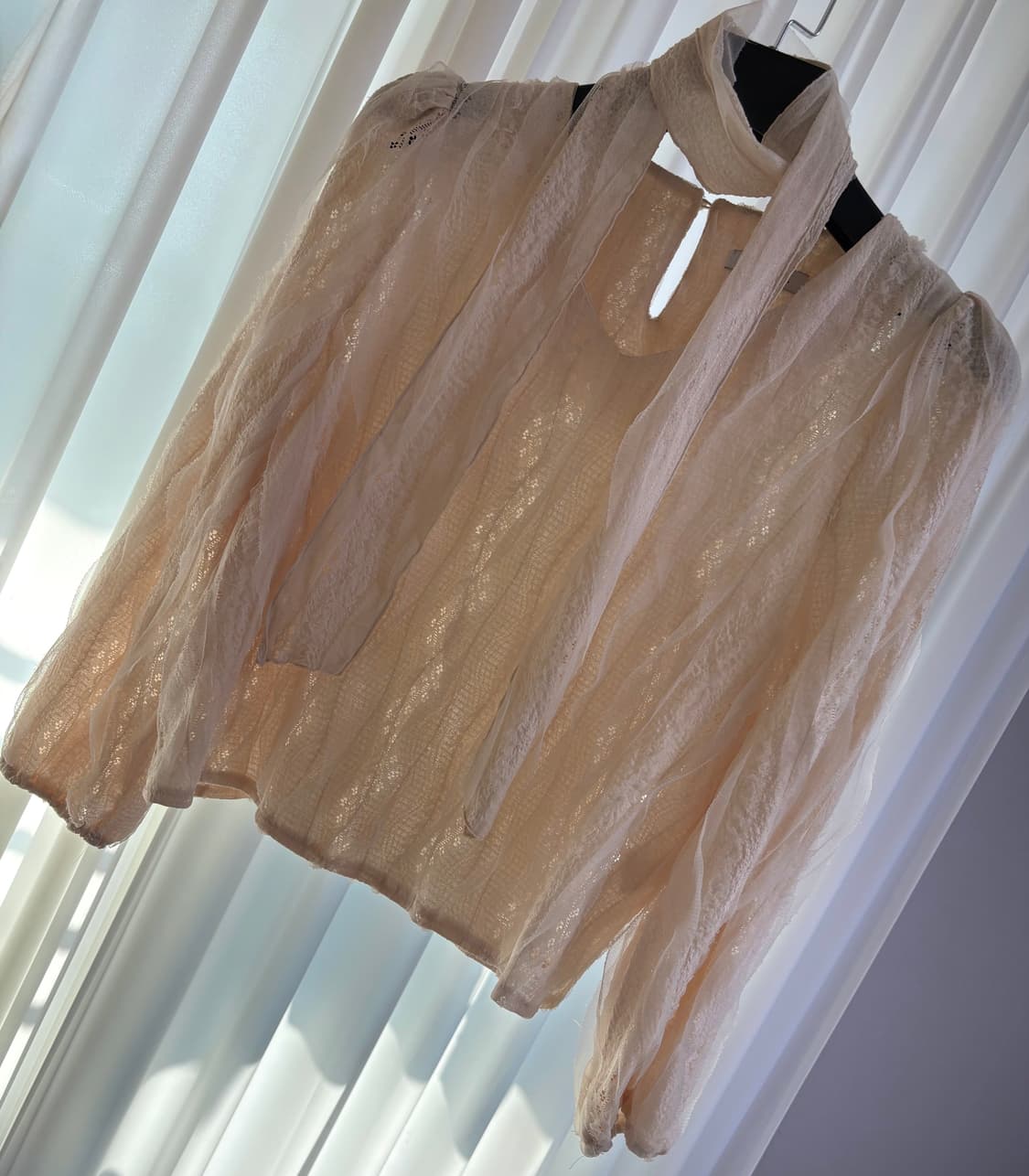 유어네임히얼 여린이타이블라우스 - 라이트 베이지 상품이미지4