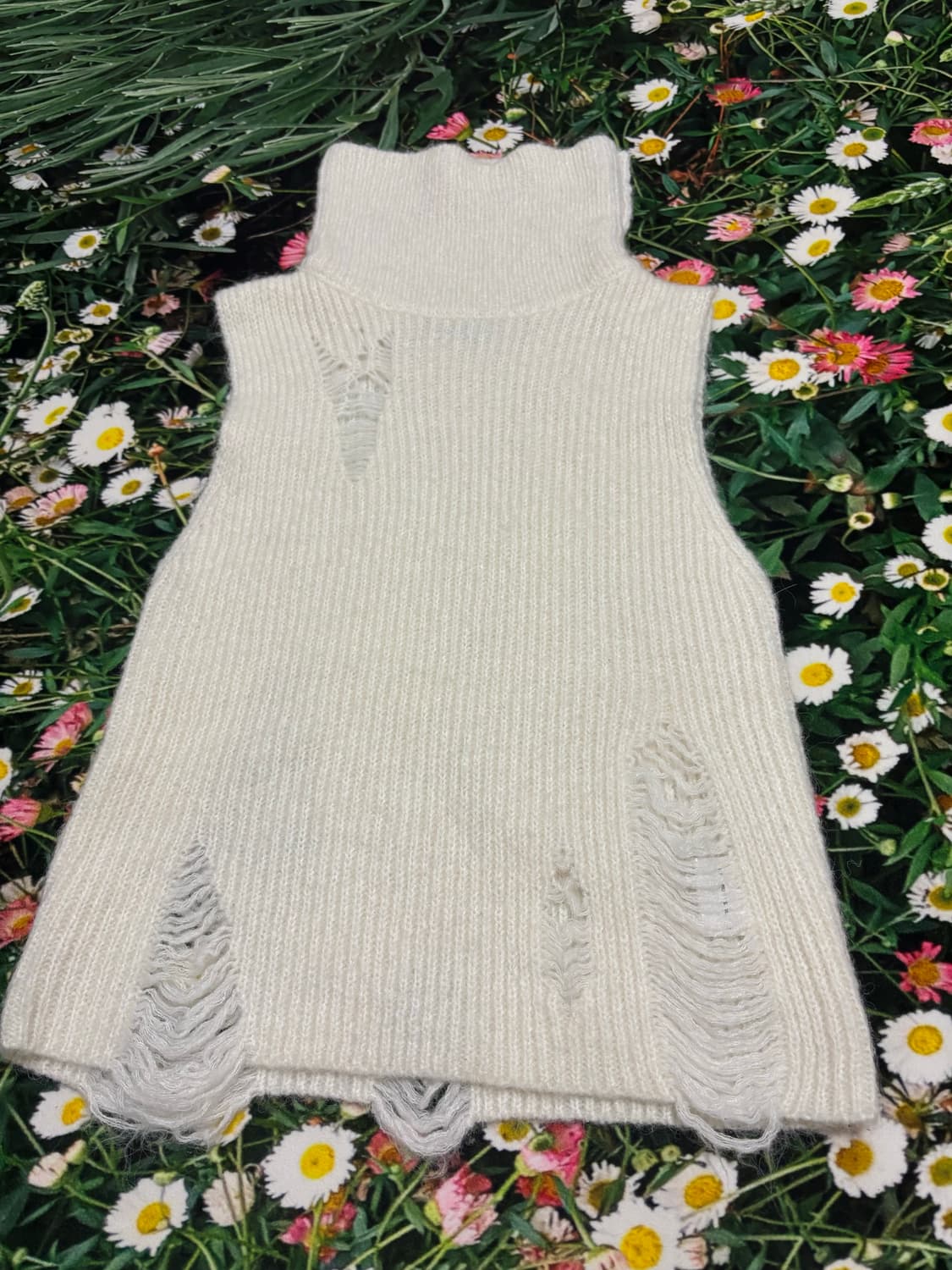 썬번프로젝트 데미지 터틀넥 슬리브리스 니트 상품이미지2