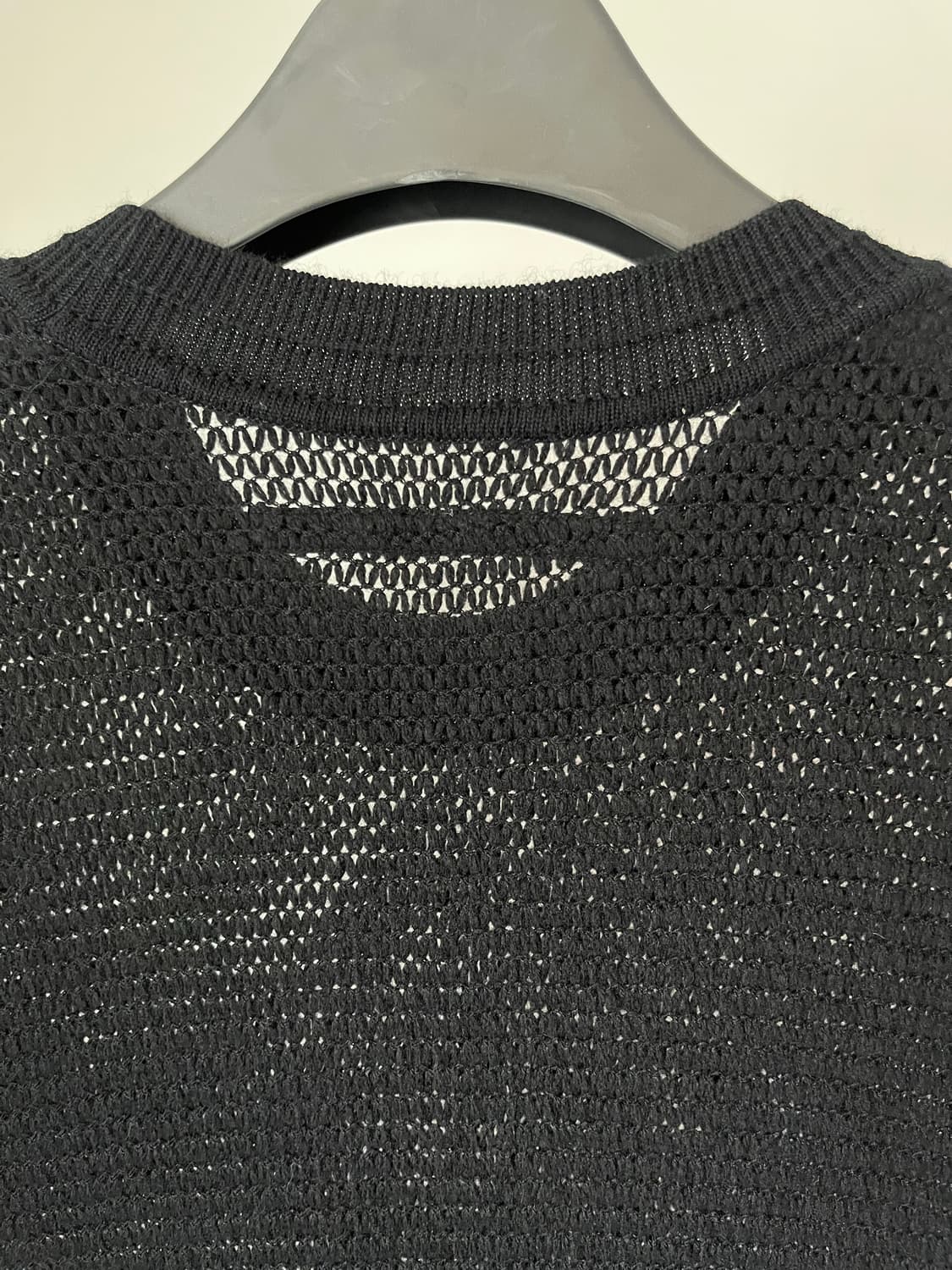 Julius Asymmetrical Wool Raschel Knit 상품이미지9