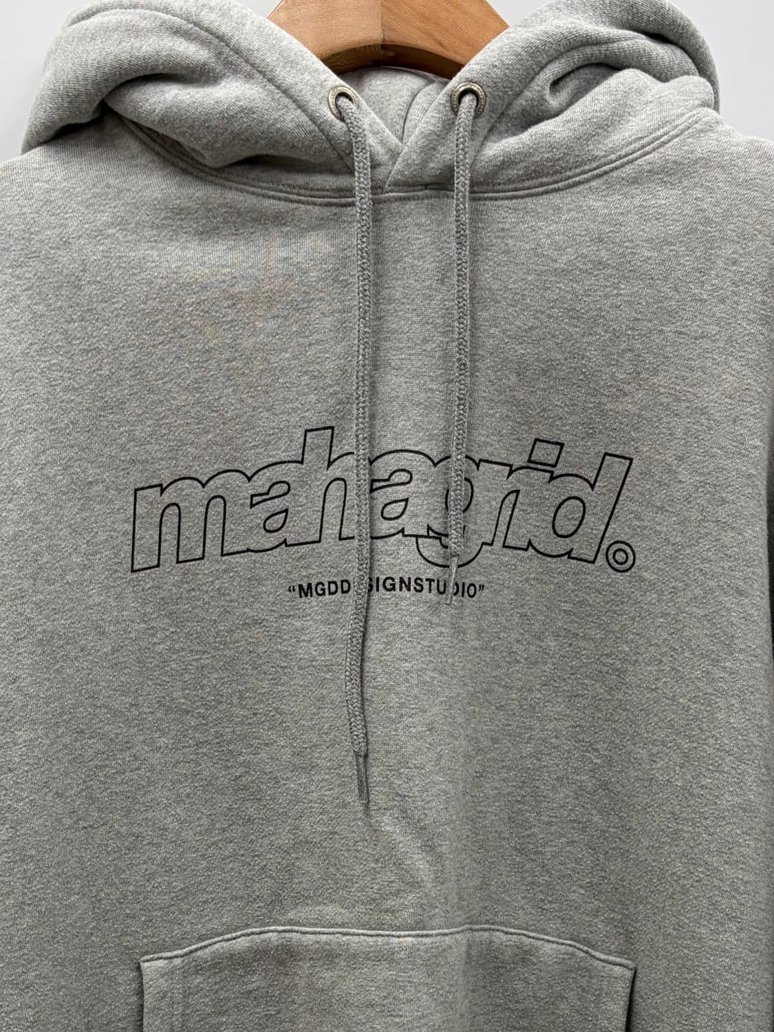 마하그리드 그레이 후드티 상품이미지2