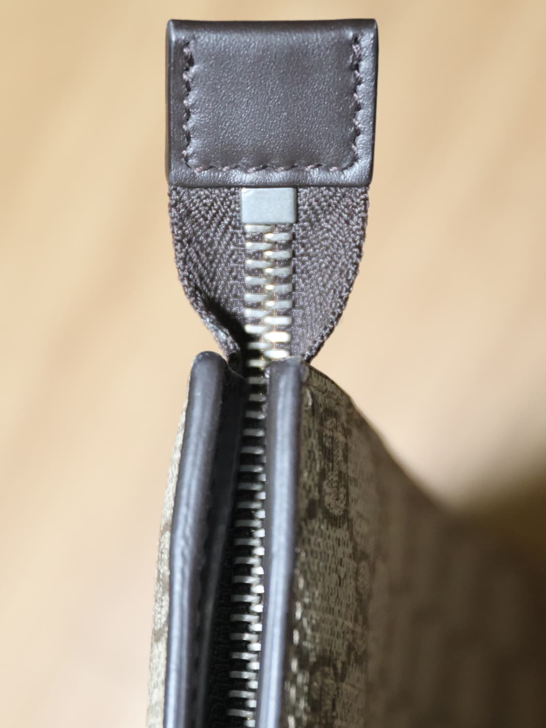 [정품]구찌 GG 수프림 캔버스 웹 파우치 베이지 에보니 클러치 상품이미지3