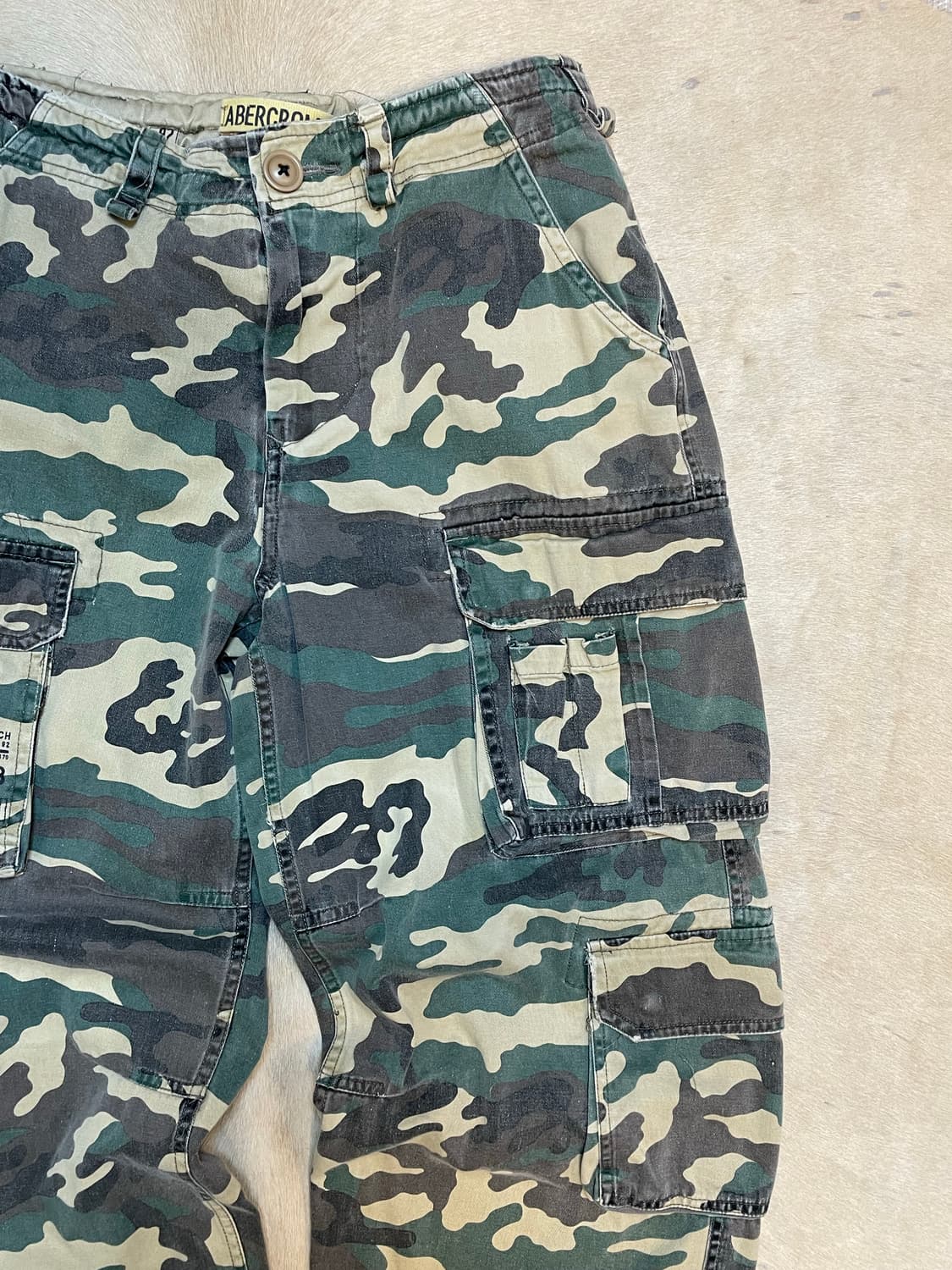 아베크롬비 카모 멀티포켓 와이드 카고 팬츠 상품이미지3